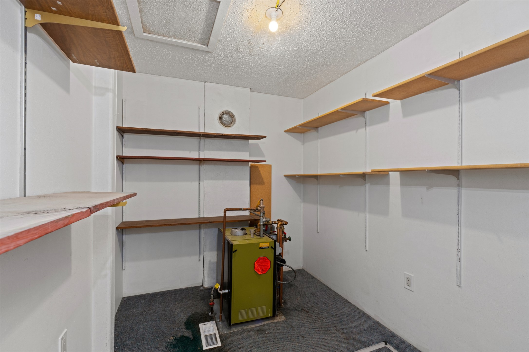 406 Broadway Street Property Photo 16