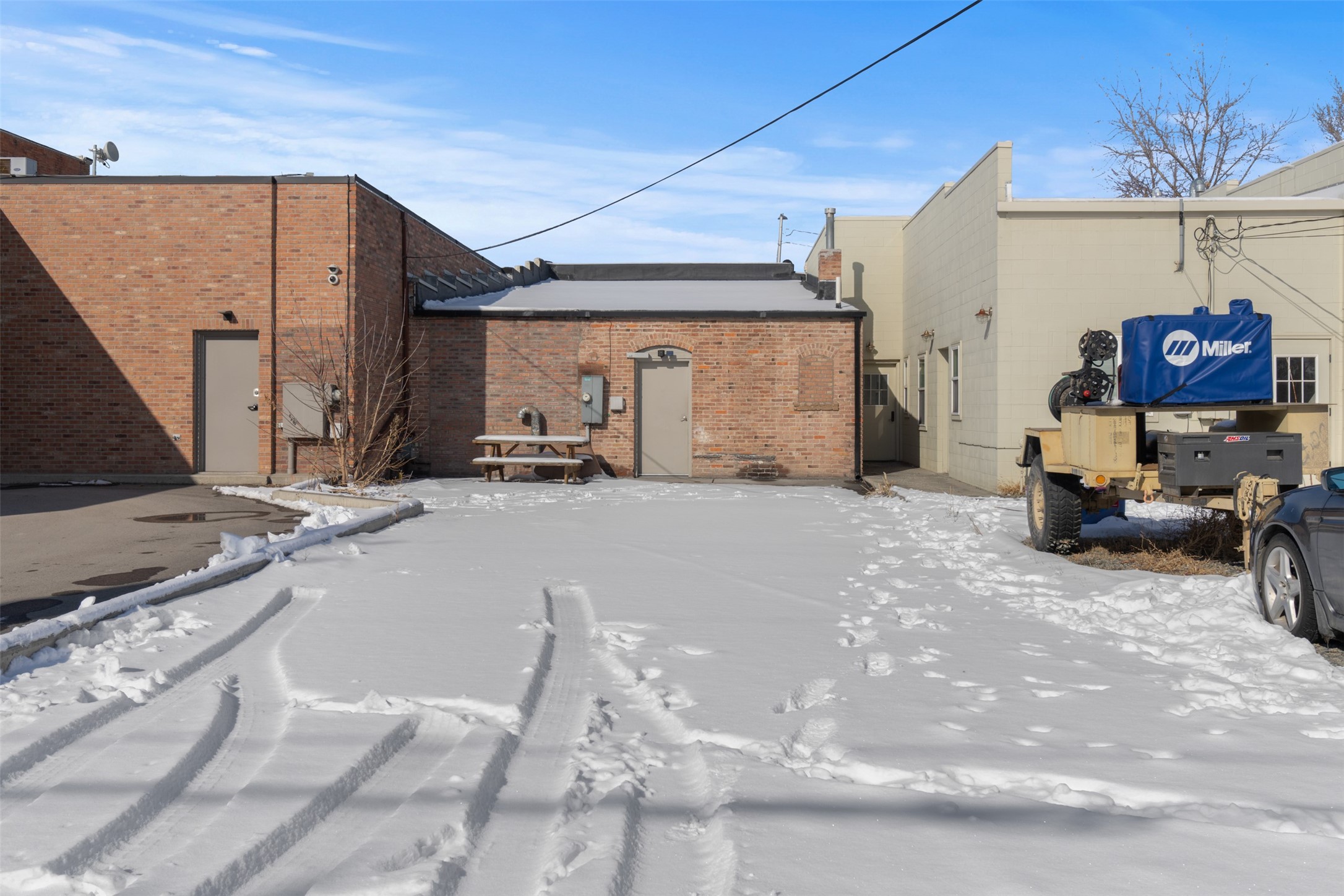 406 Broadway Street Property Photo 18