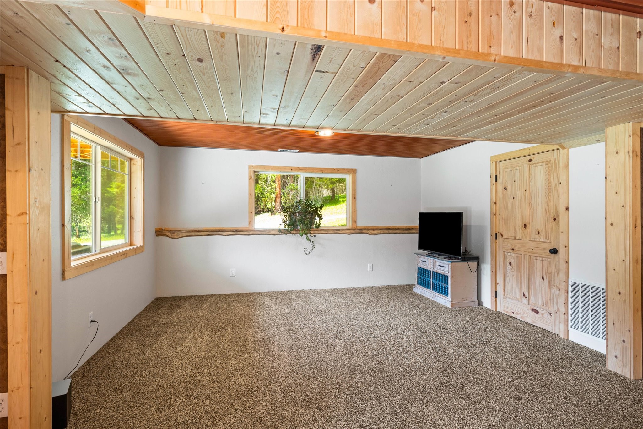 11011 Pinkham Creek Road Property Photo 16