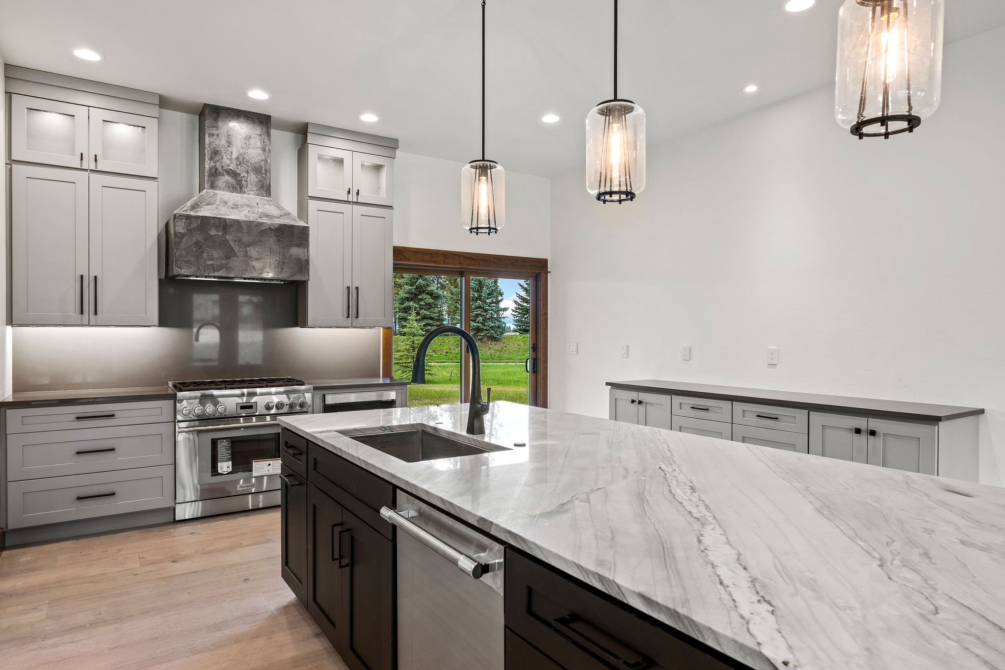 24 Towering Pine Court Property Photo 10