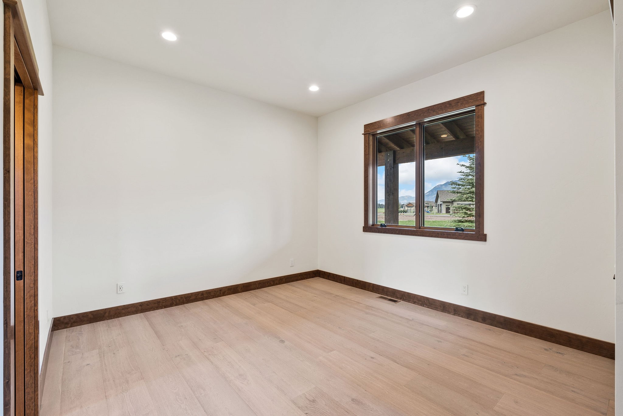 24 Towering Pine Court Property Photo 17