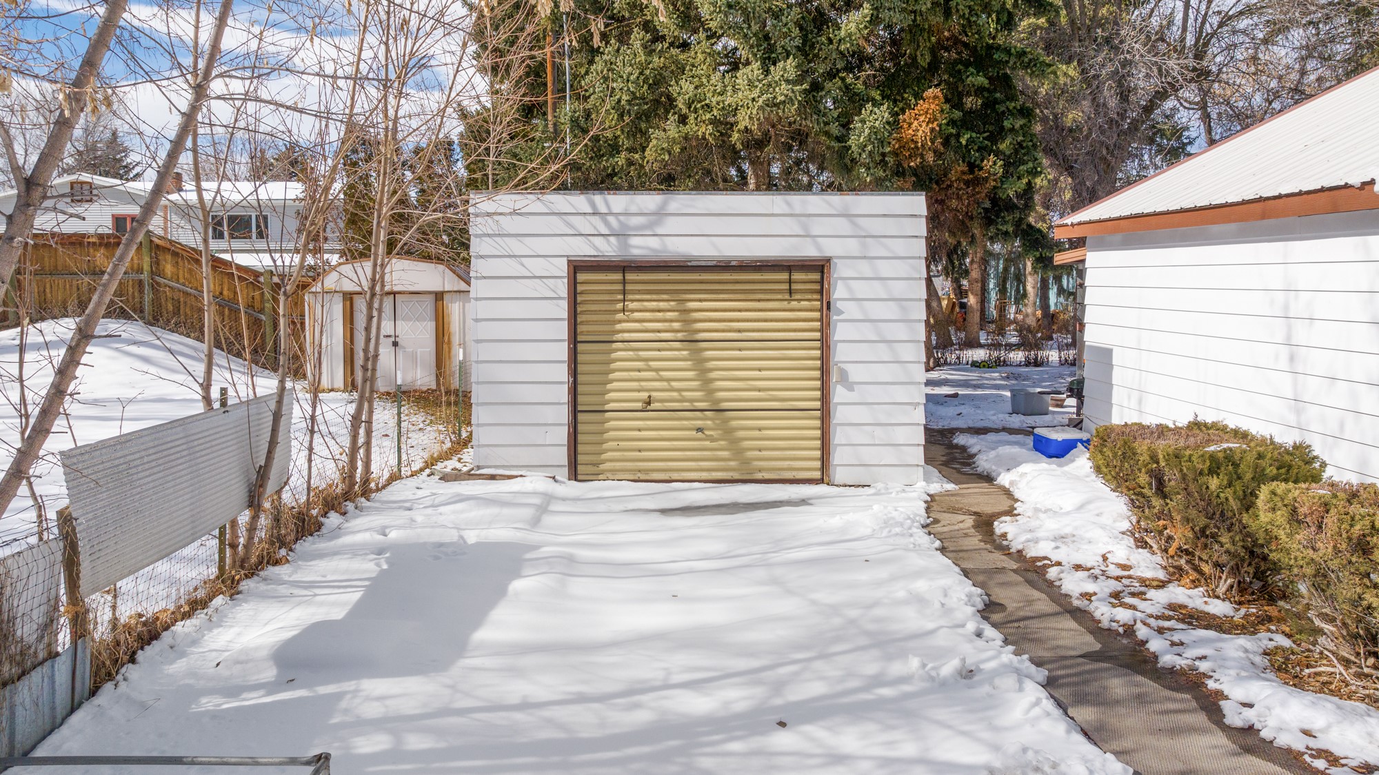 907 N 17th Avenue Property Photo 12