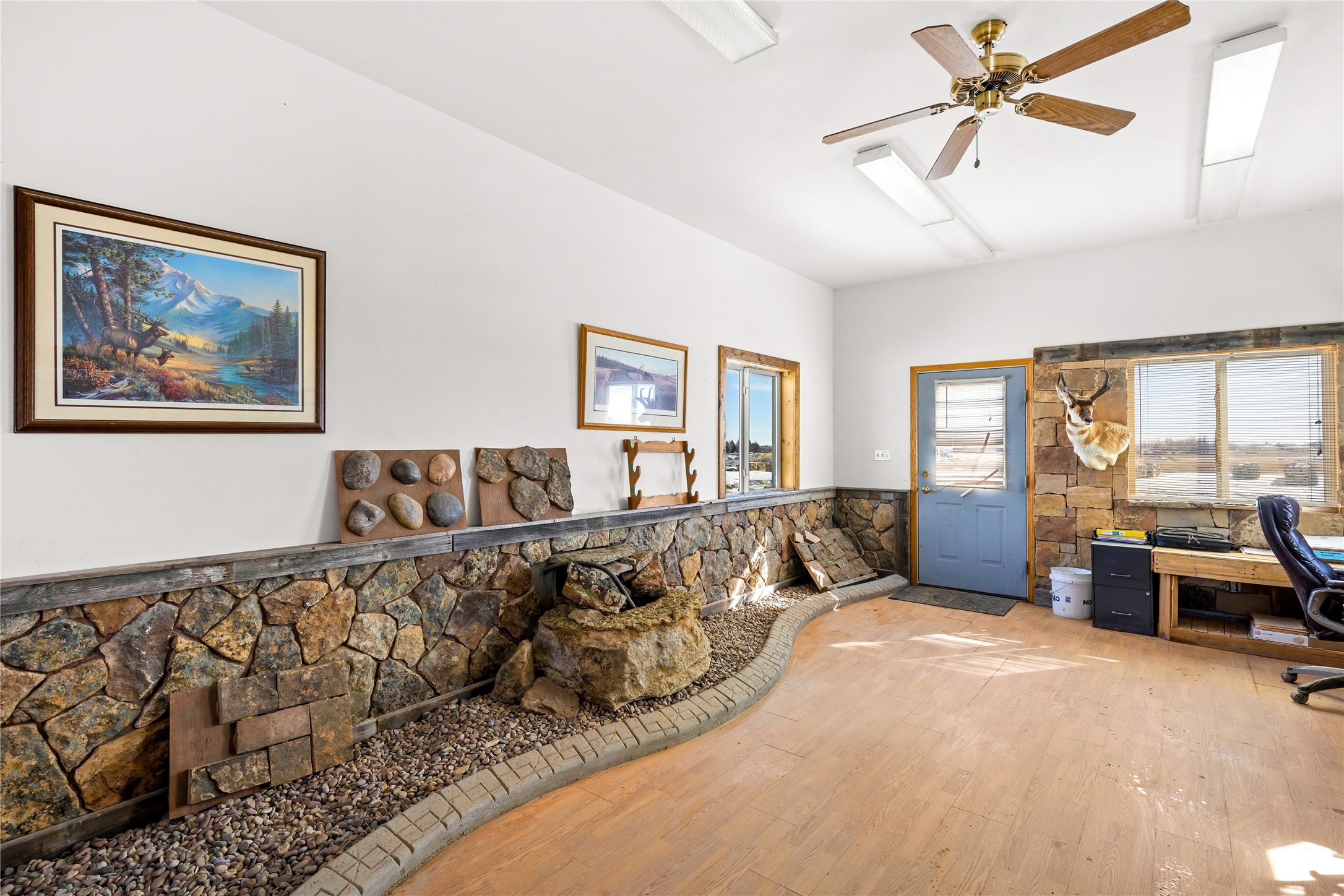 795 Ulm-vaughn Road Property Photo 6