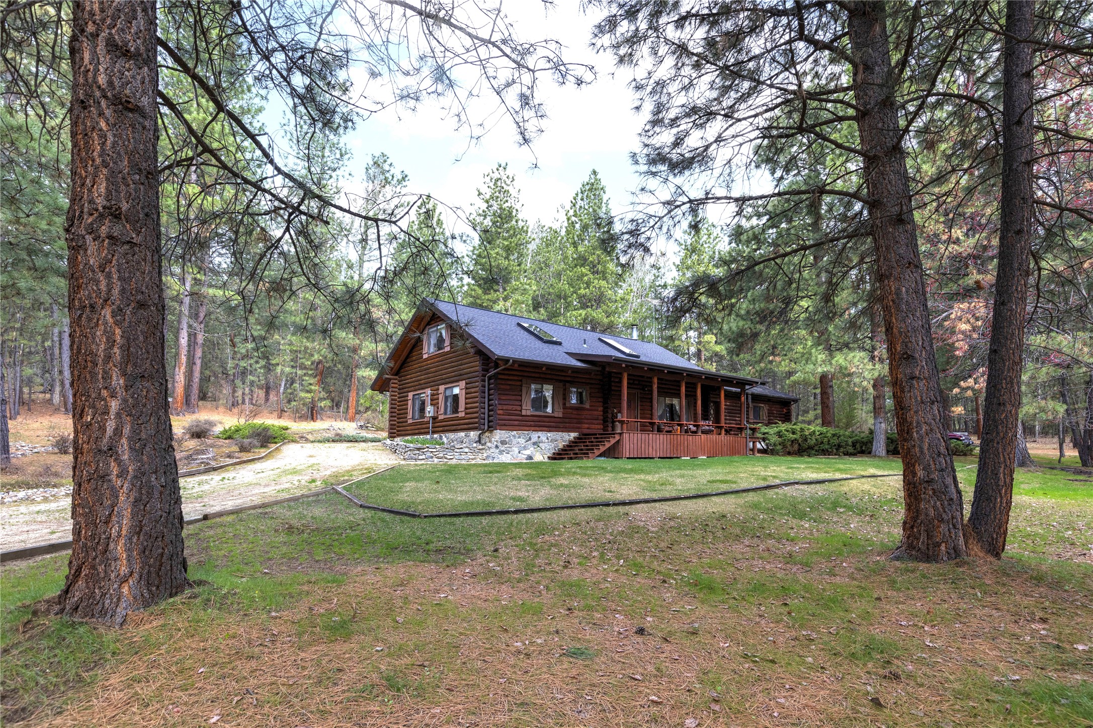 453 Hayes Creek Road Property Photo 1