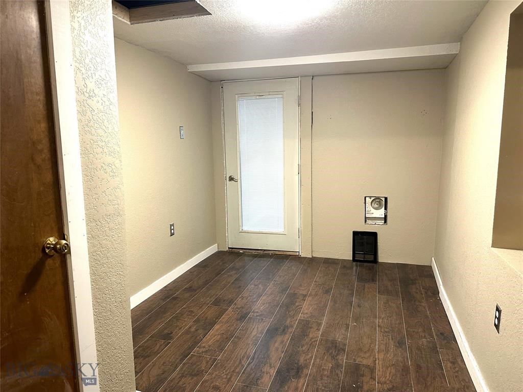 506 E Park Avenue Property Photo 10