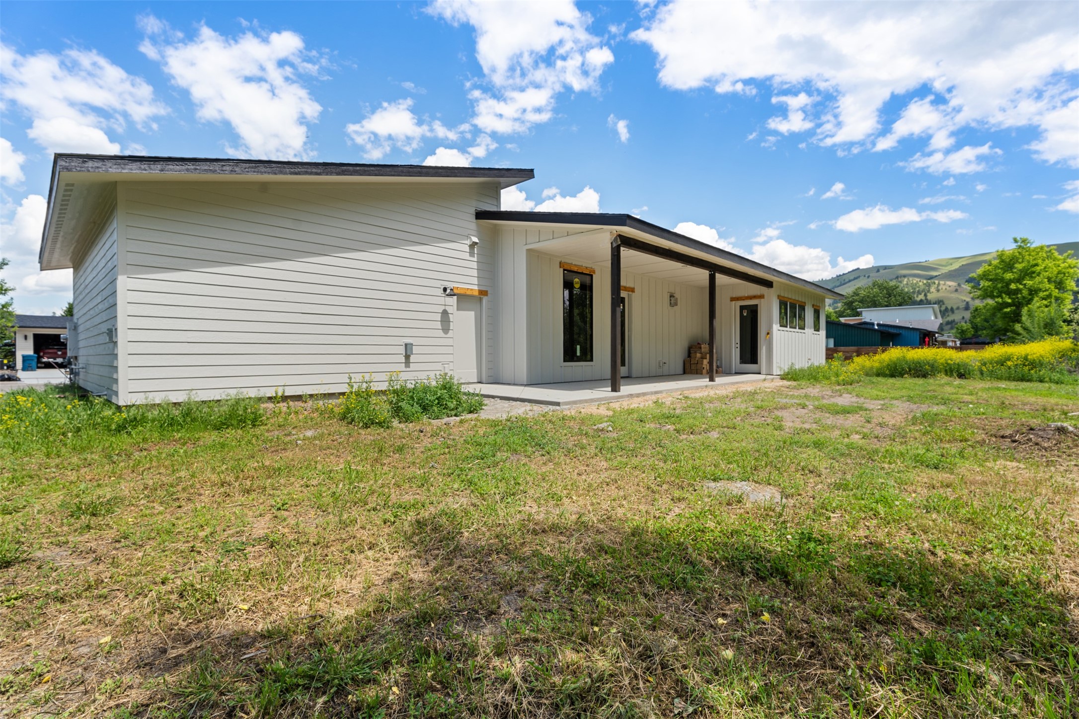 5585 Golf Drive Property Photo 4
