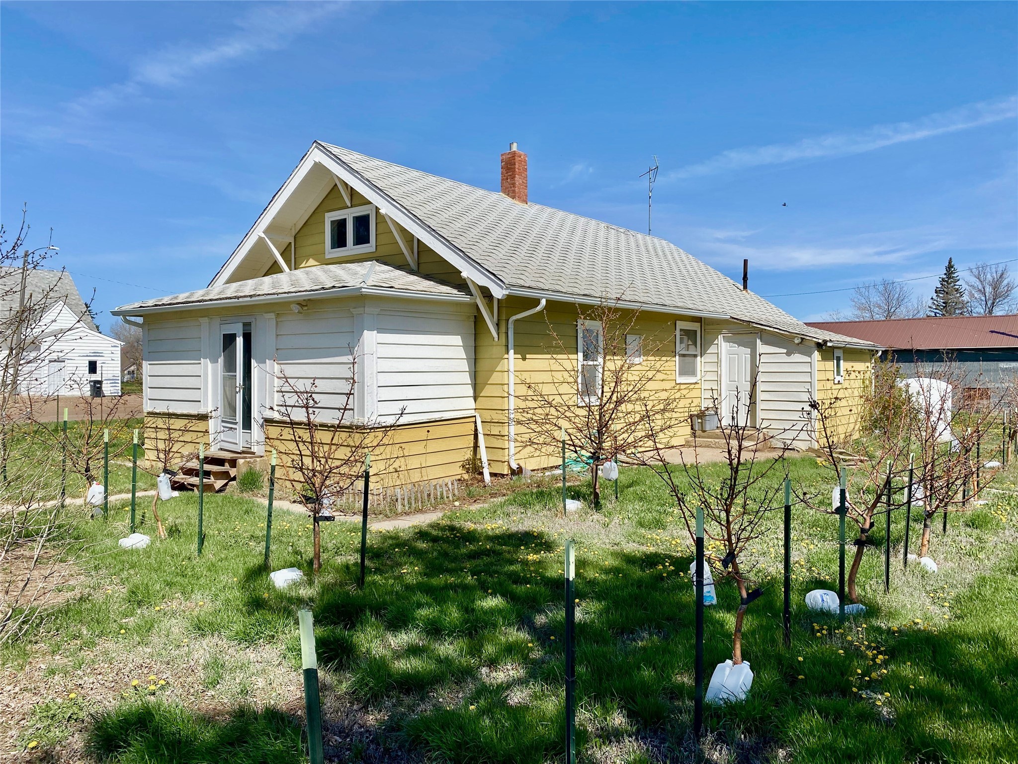 105 2nd Avenue Ne Property Photo 1