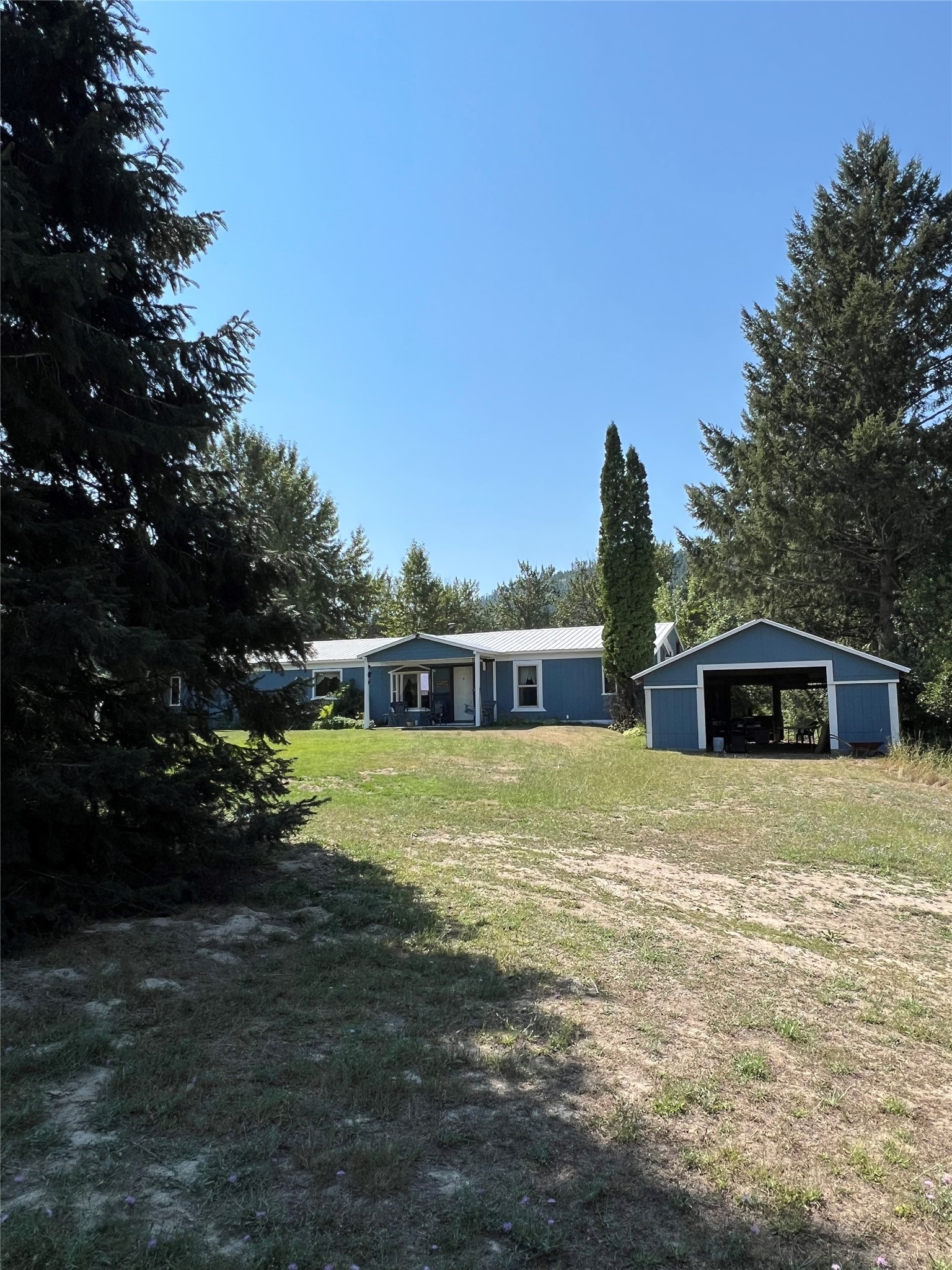 818 Lake Creek Road Property Photo 4