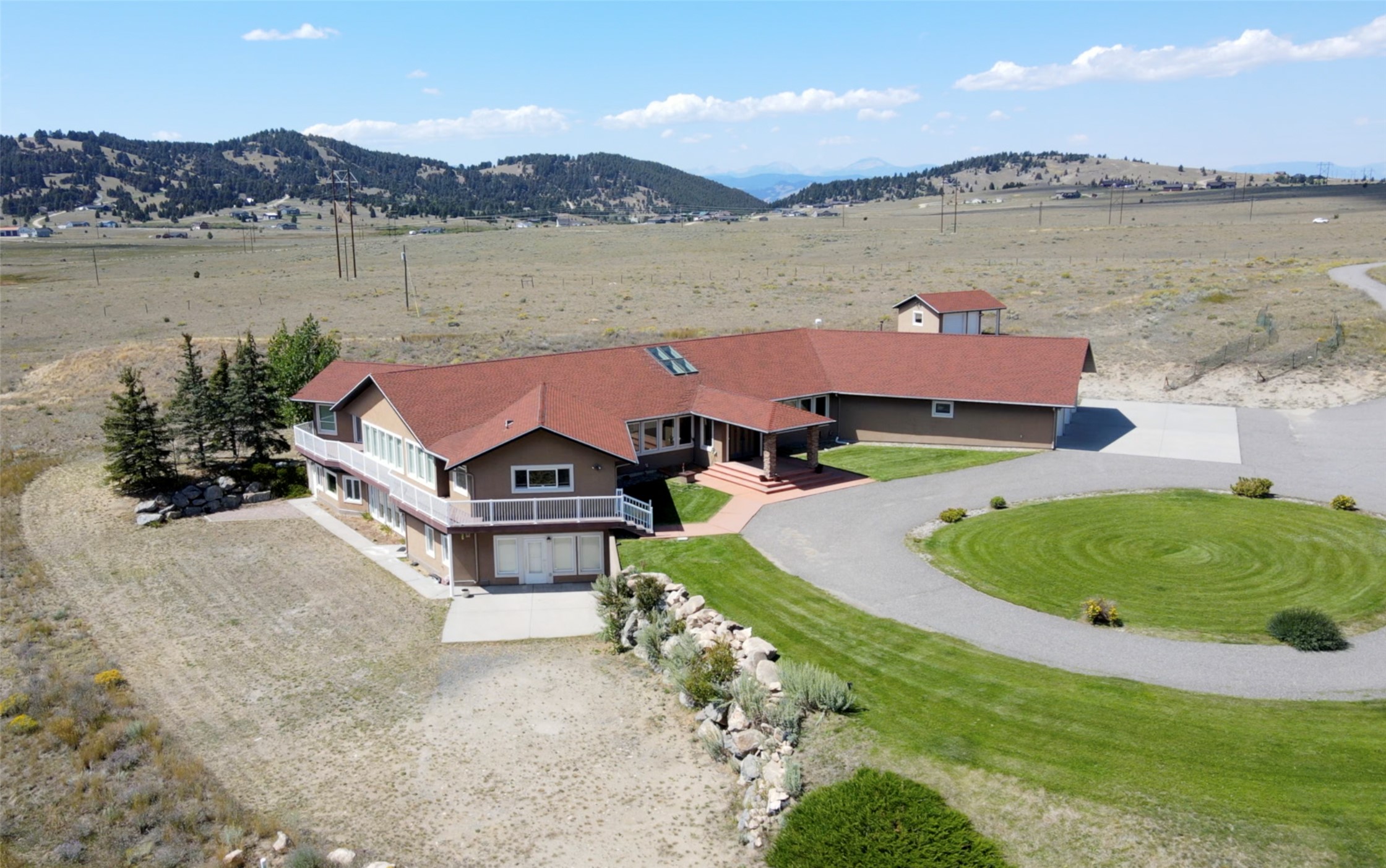 1424 Beef Trail Road Property Photo 3
