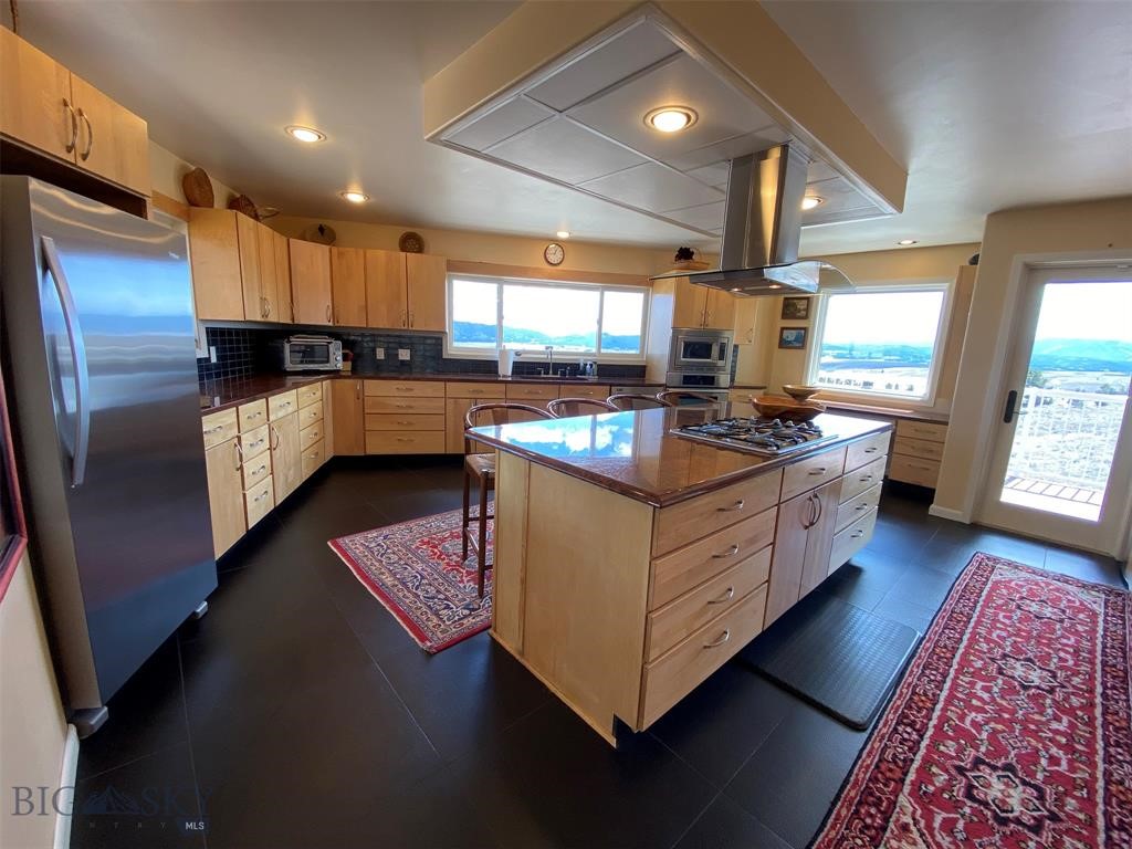 1424 Beef Trail Road Property Photo 7
