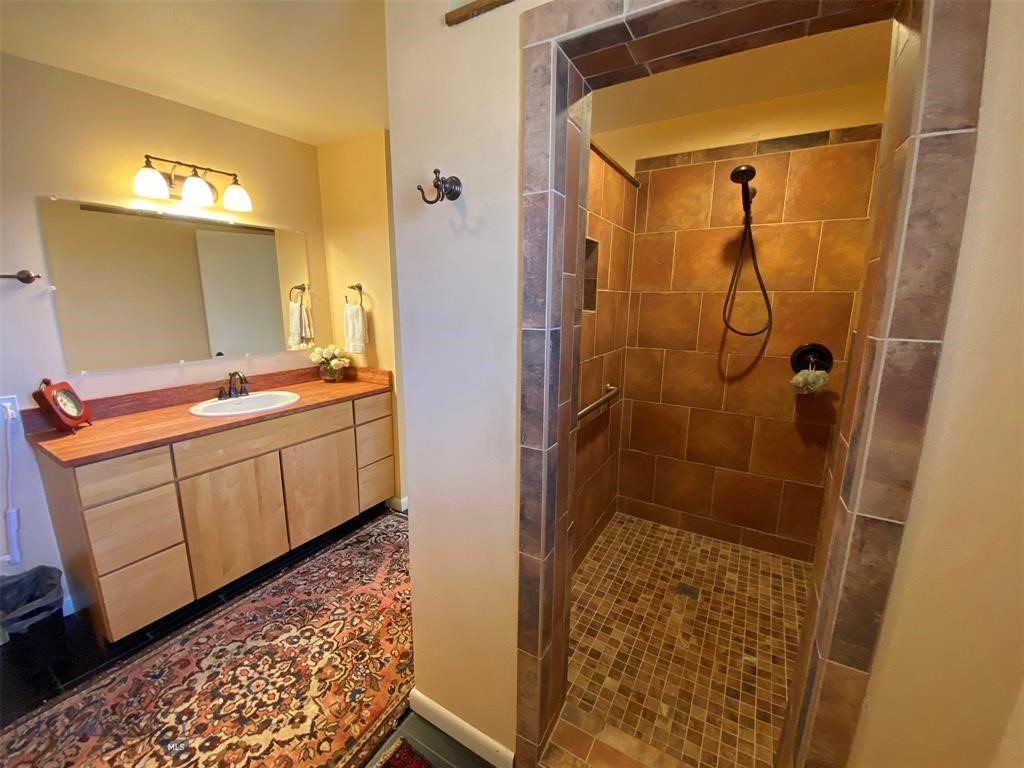 1424 Beef Trail Road Property Photo 18