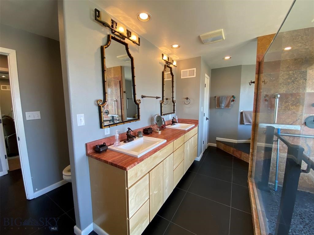 1424 Beef Trail Road Property Photo 29