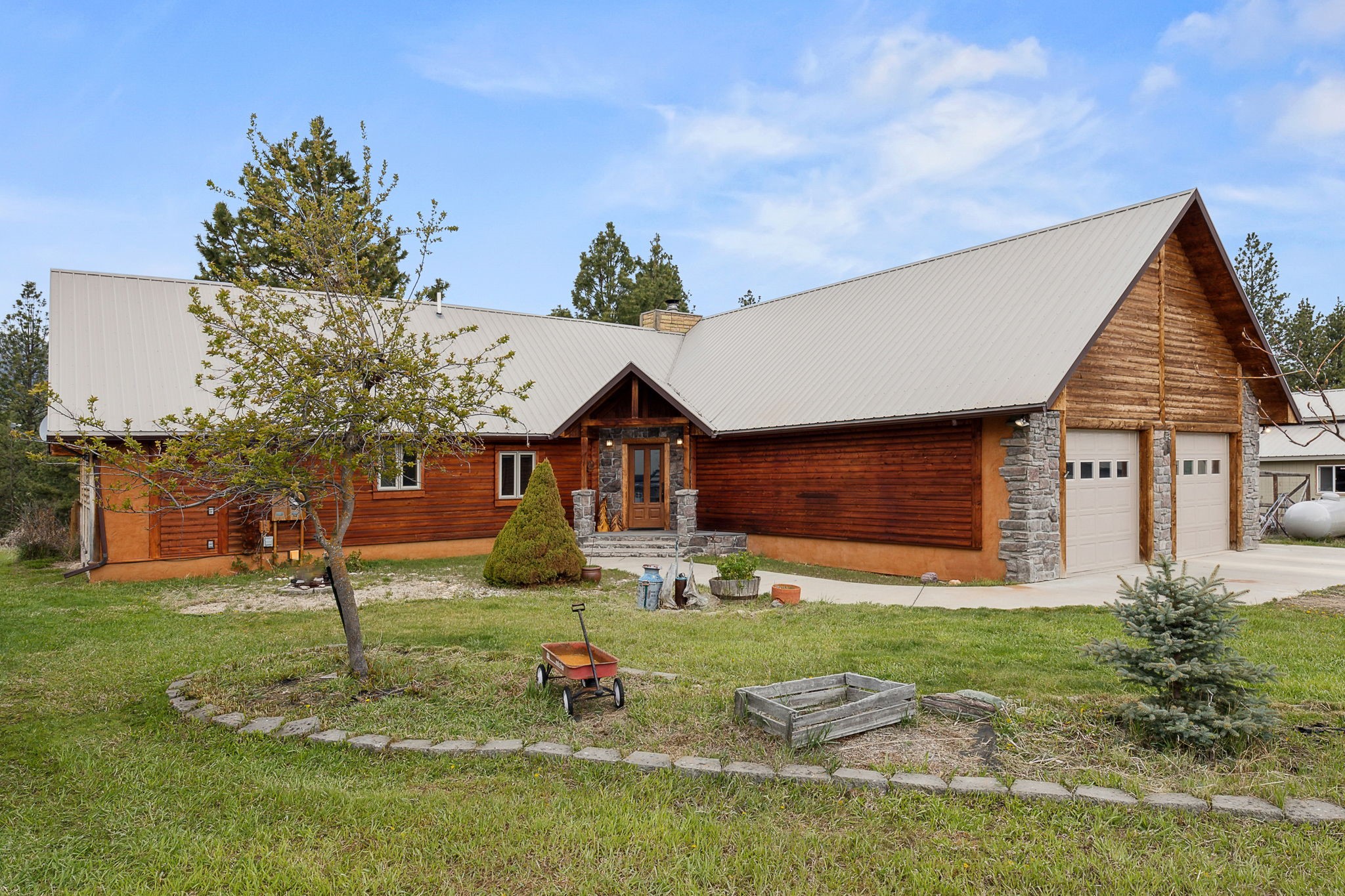 496 Cole Avenue Property Photo 4