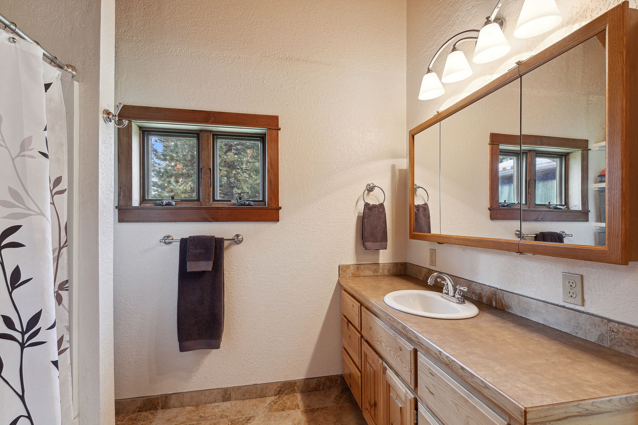496 Cole Avenue Property Photo 29