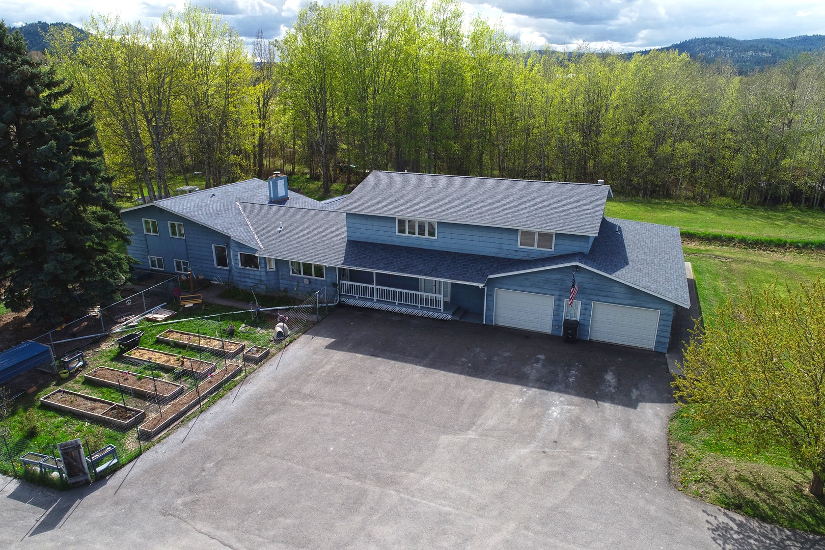 1258 Two Mile Drive Property Photo 6