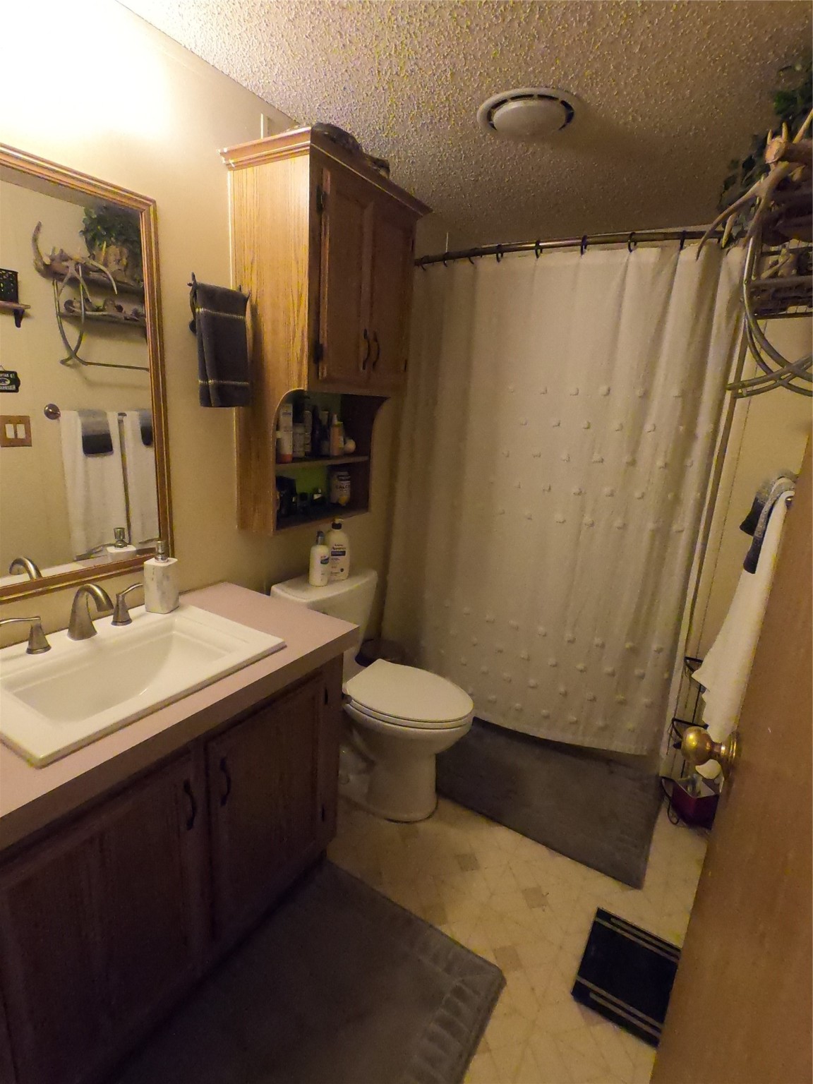 409 N Surrey Street Property Photo 6