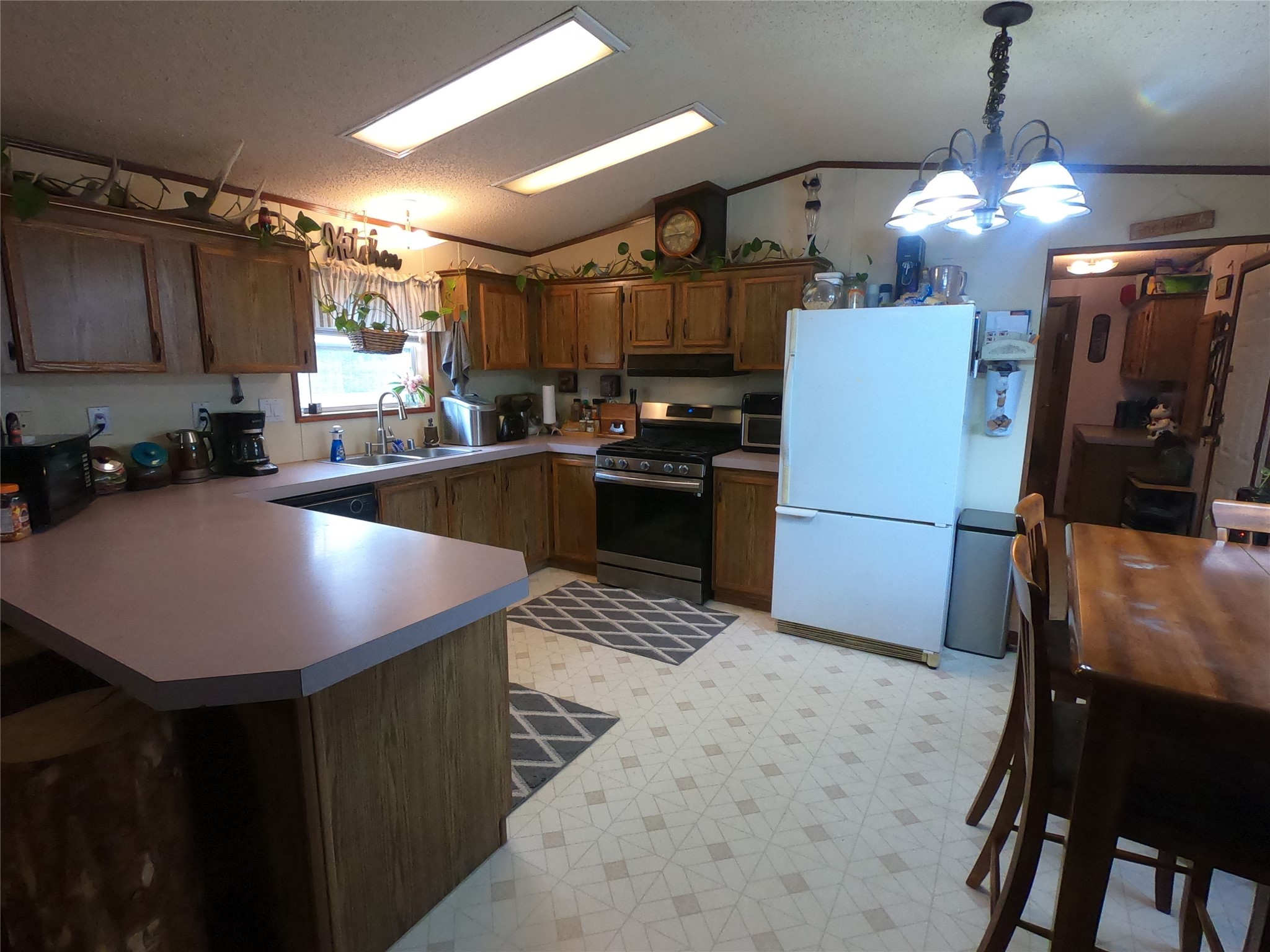 409 N Surrey Street Property Photo 12