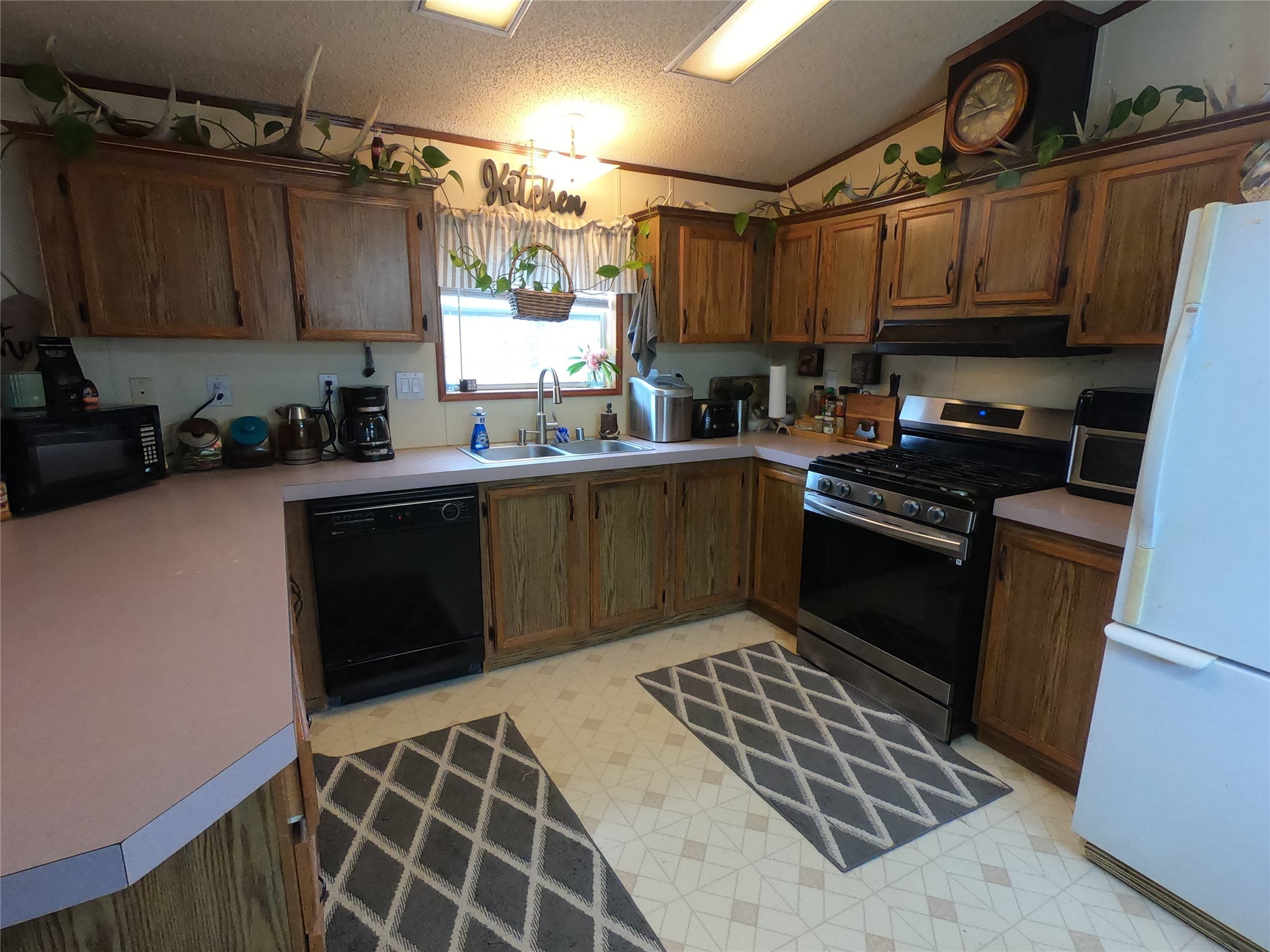 409 N Surrey Street Property Photo 13