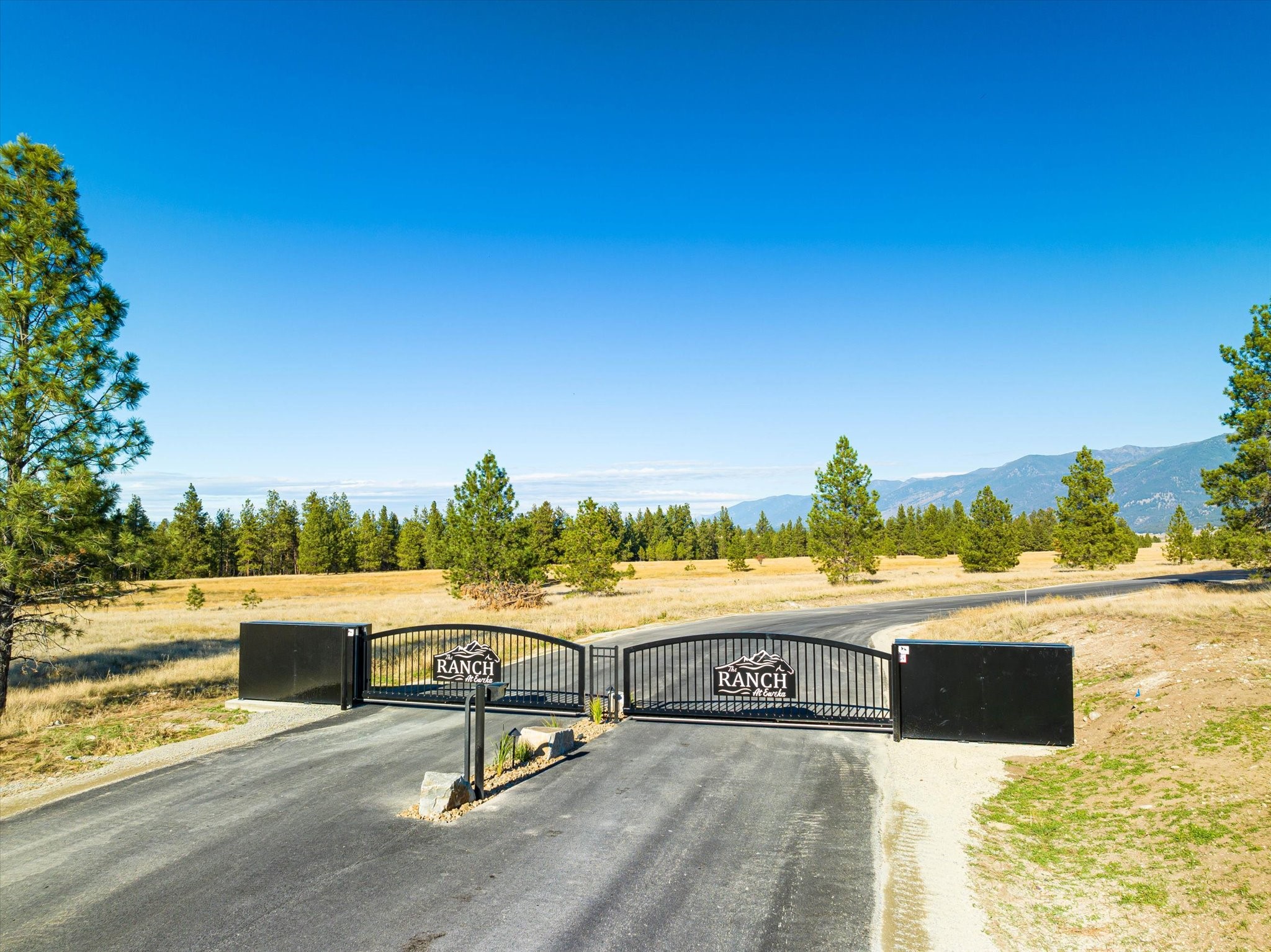 739 Paradise Loop Lot 10 Property Photo 40