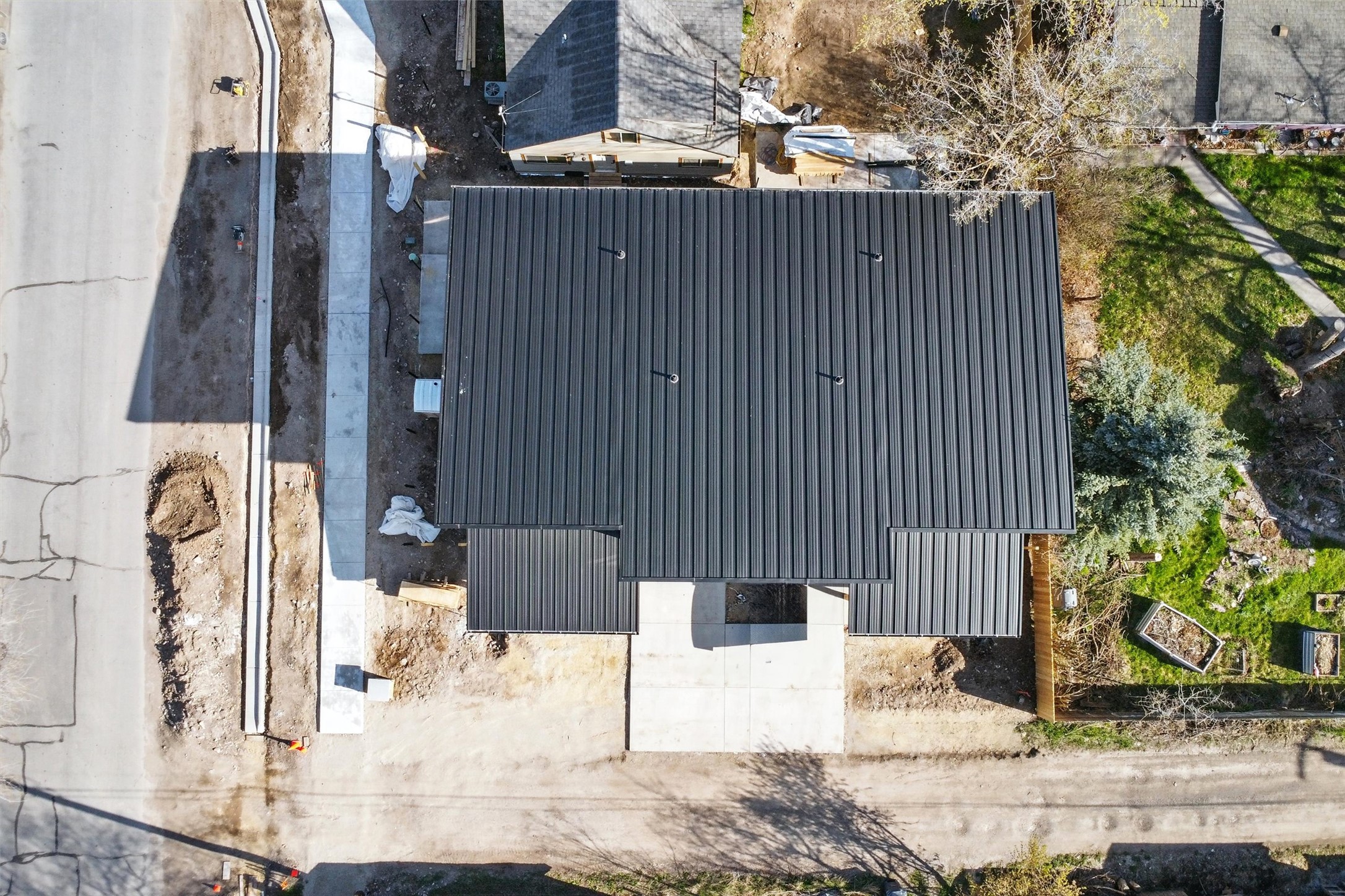 940 Kemp Street A Property Photo 3