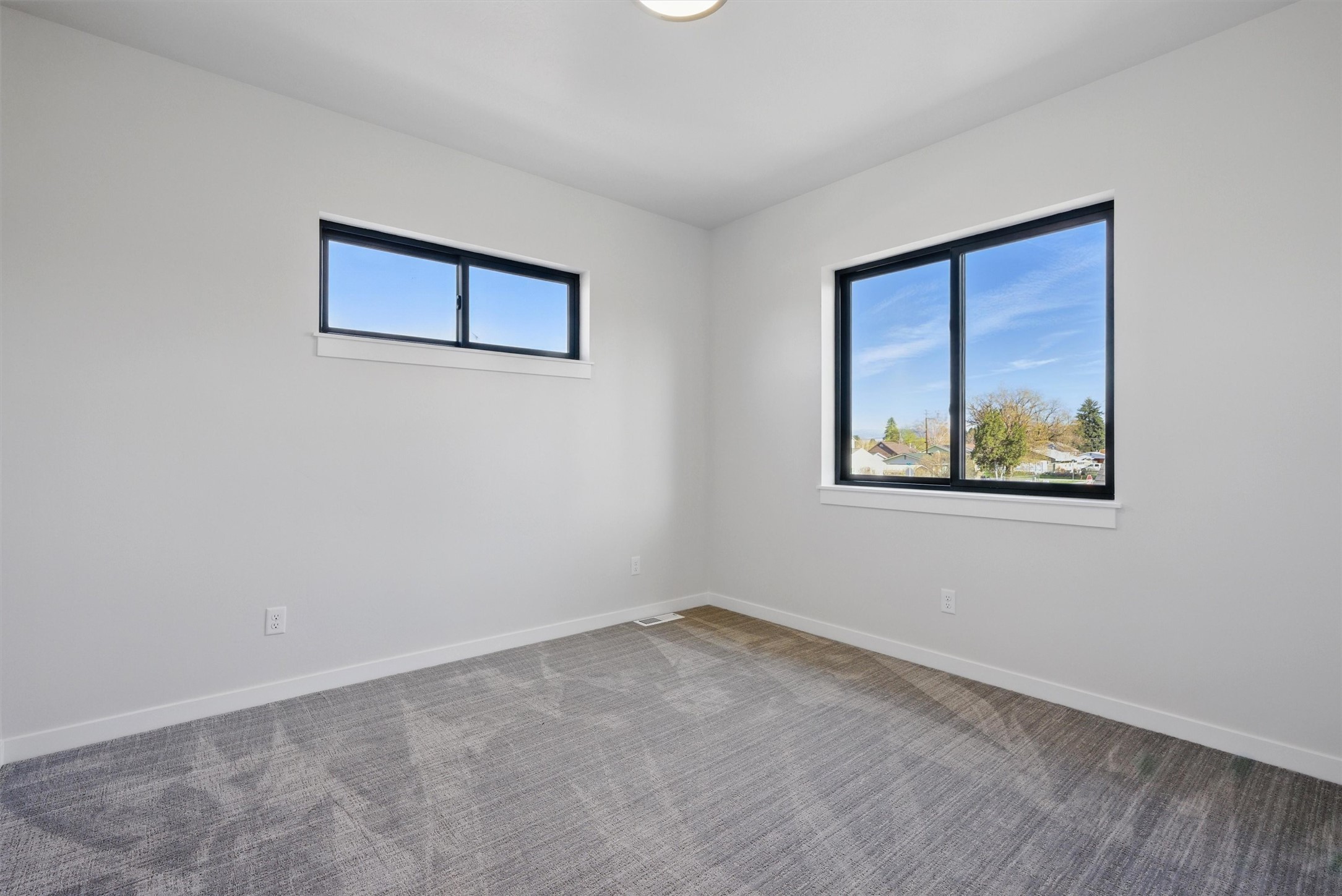 940 Kemp Street A Property Photo 23