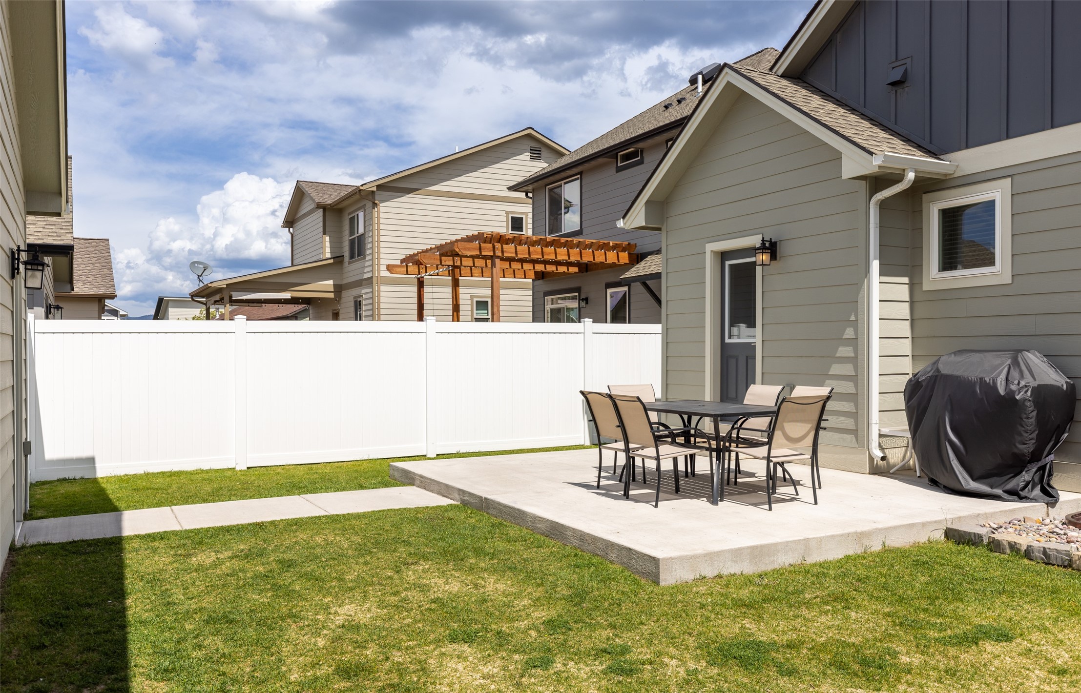 2429 Half Hitch Drive Property Photo 4