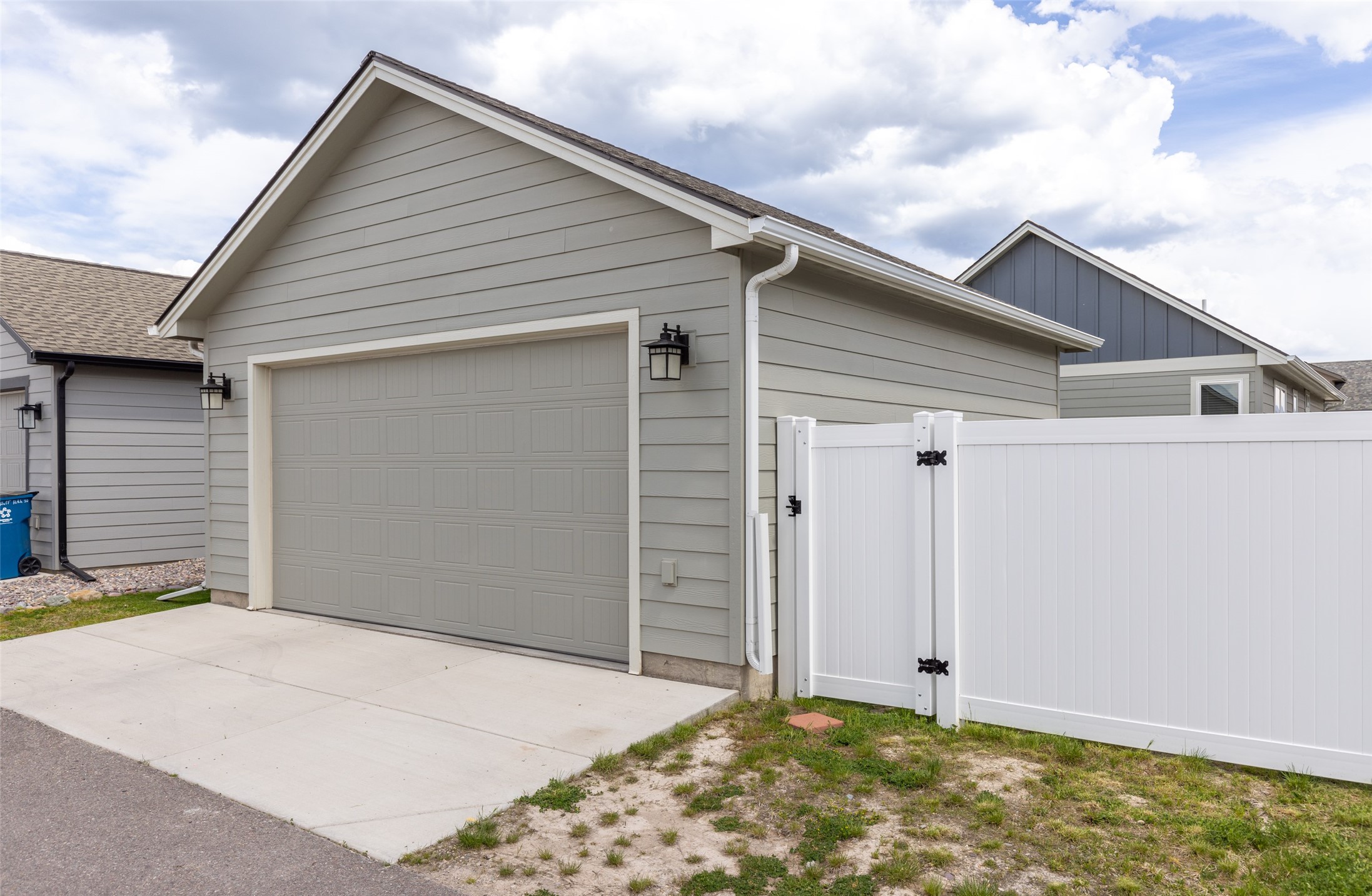 2429 Half Hitch Drive Property Photo 6