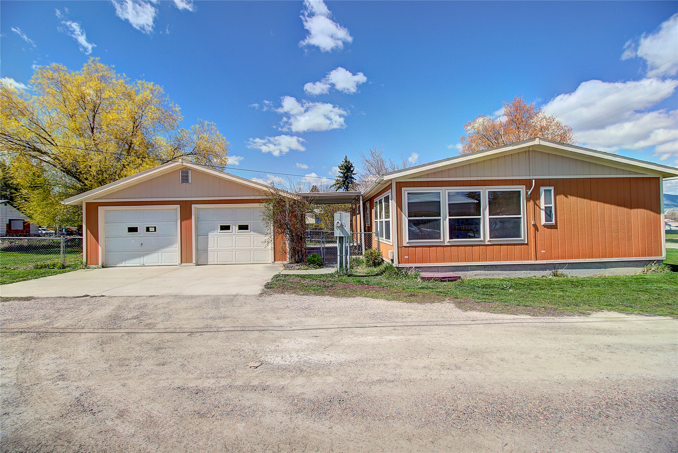 304 11th Avenue E Property Photo 1