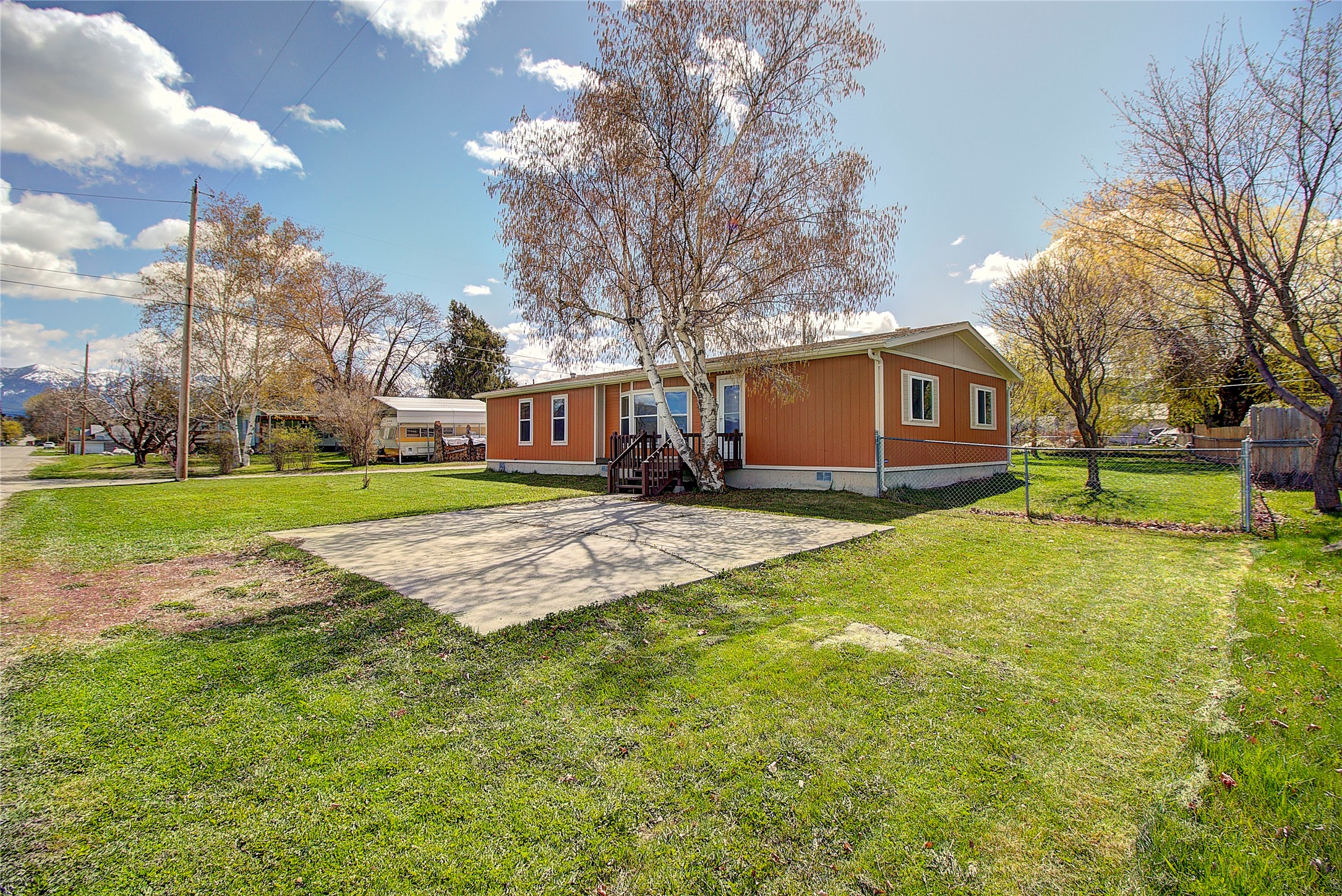304 11th Avenue E Property Photo 2