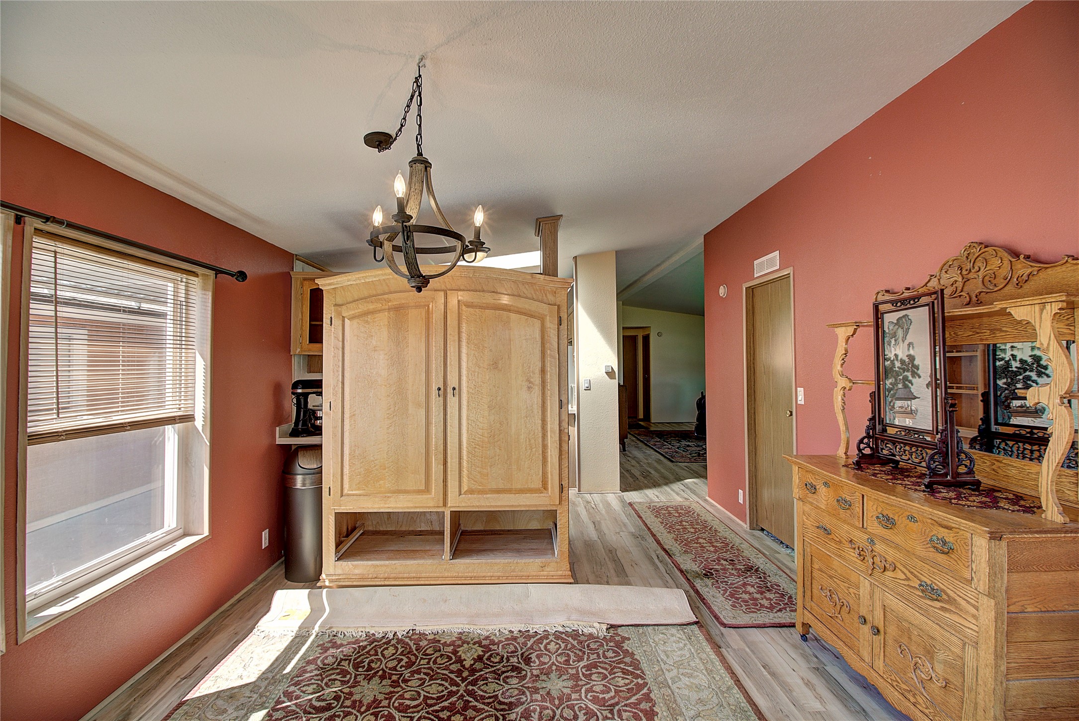 304 11th Avenue E Property Photo 8