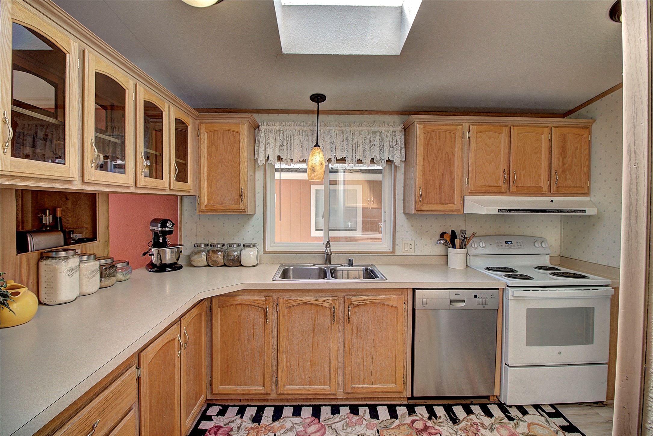 304 11th Avenue E Property Photo 10