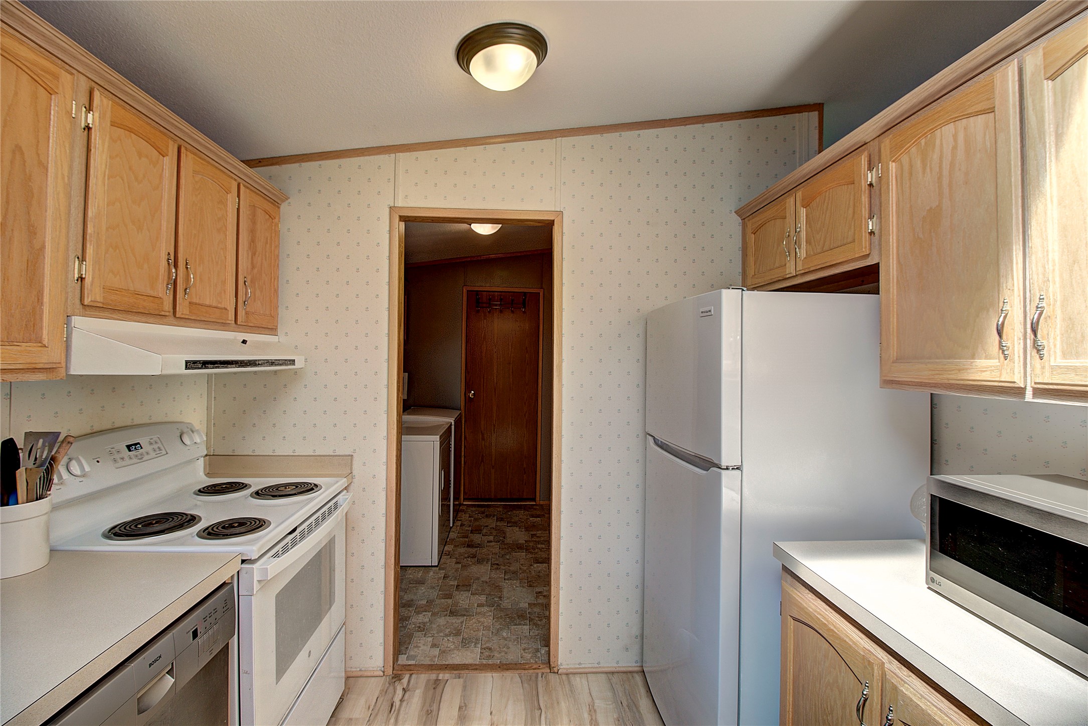 304 11th Avenue E Property Photo 12