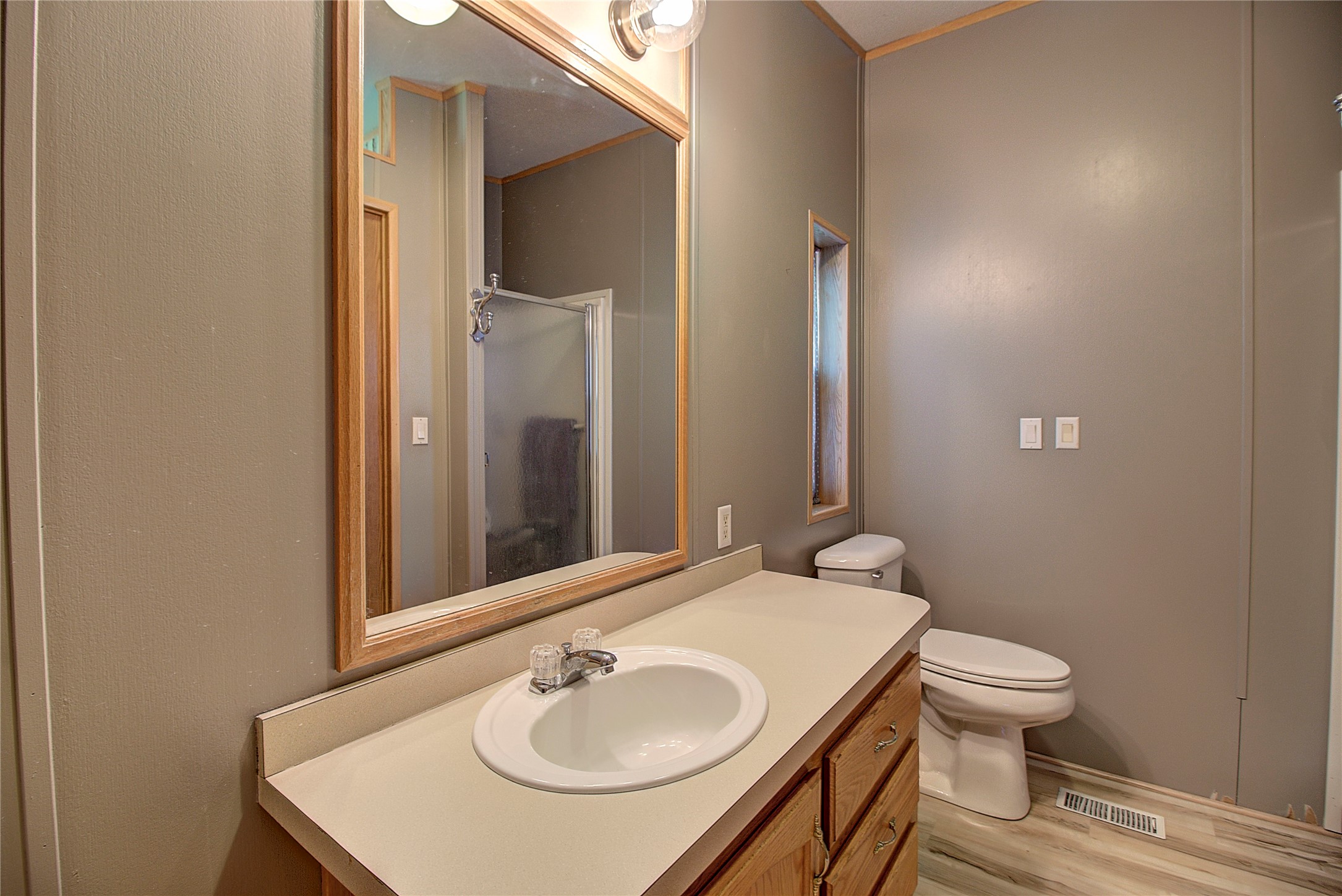 304 11th Avenue E Property Photo 16