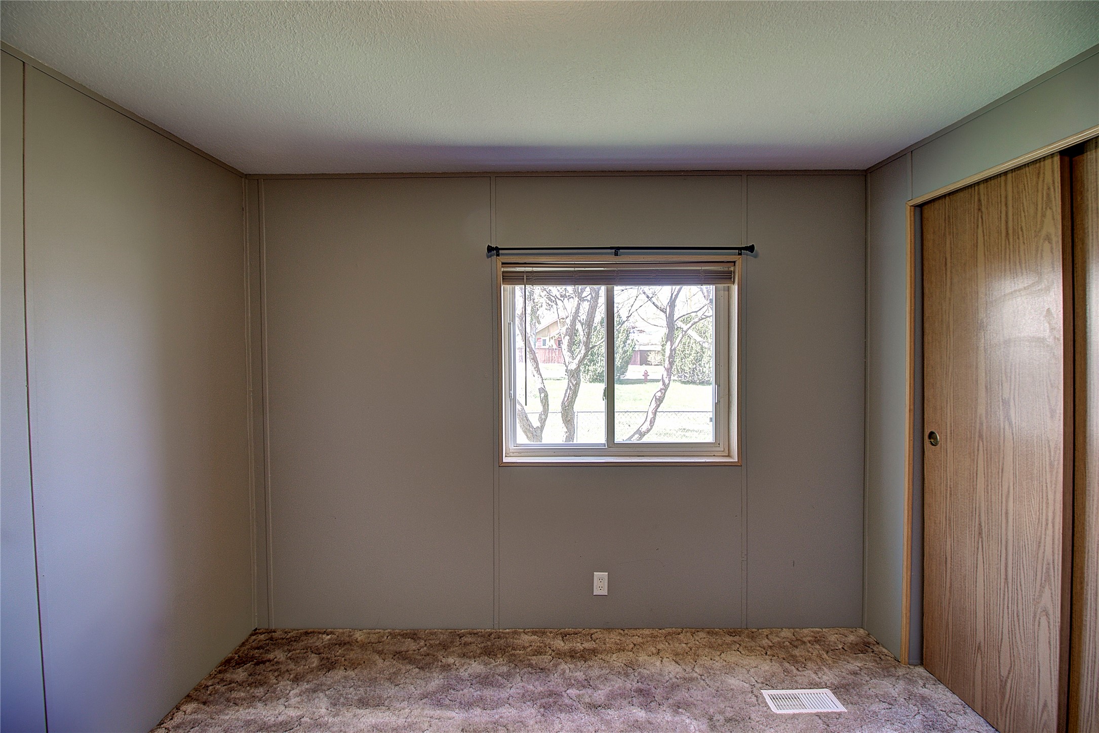 304 11th Avenue E Property Photo 20