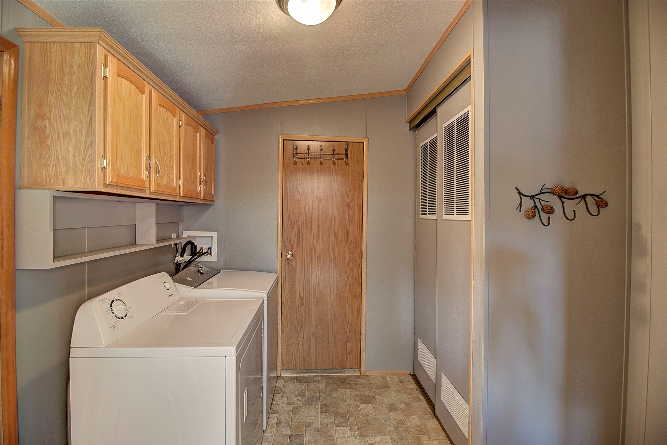 304 11th Avenue E Property Photo 22