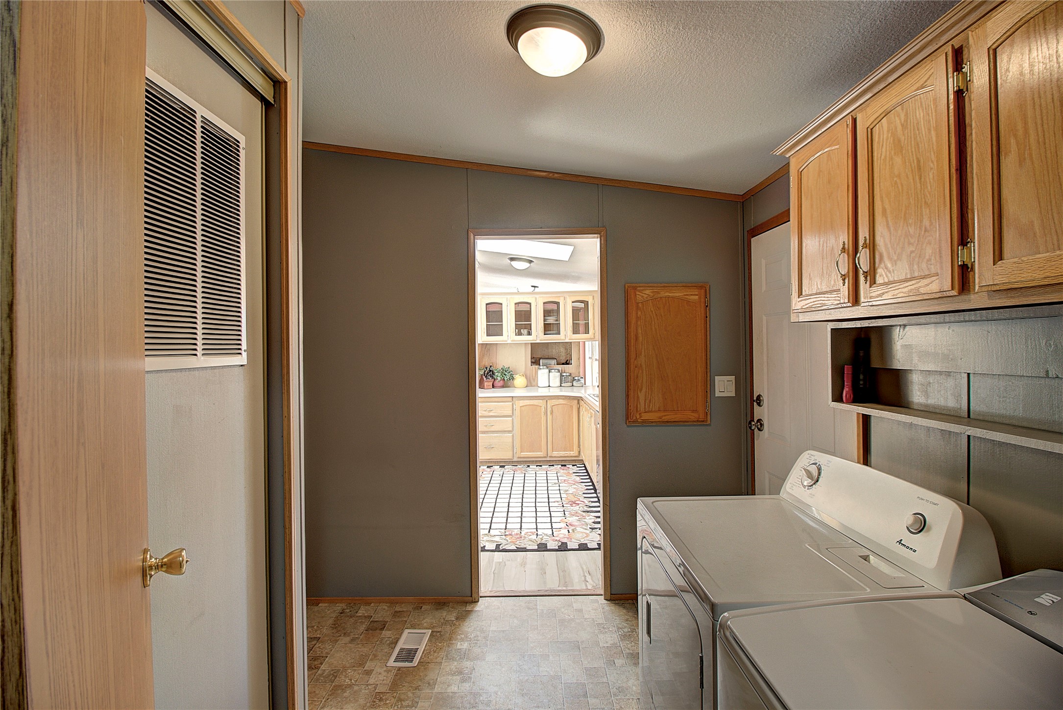 304 11th Avenue E Property Photo 23