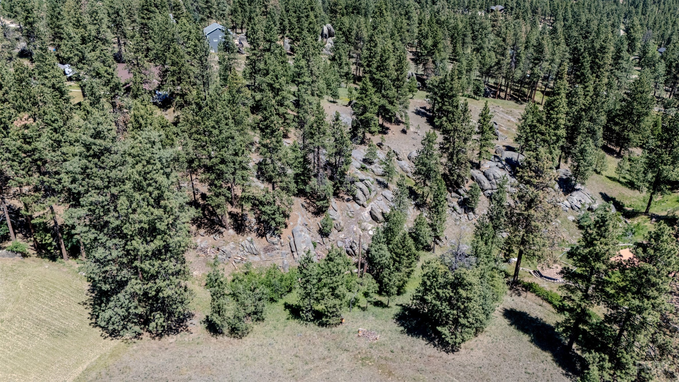 2 Middle Loop Road Property Photo 3