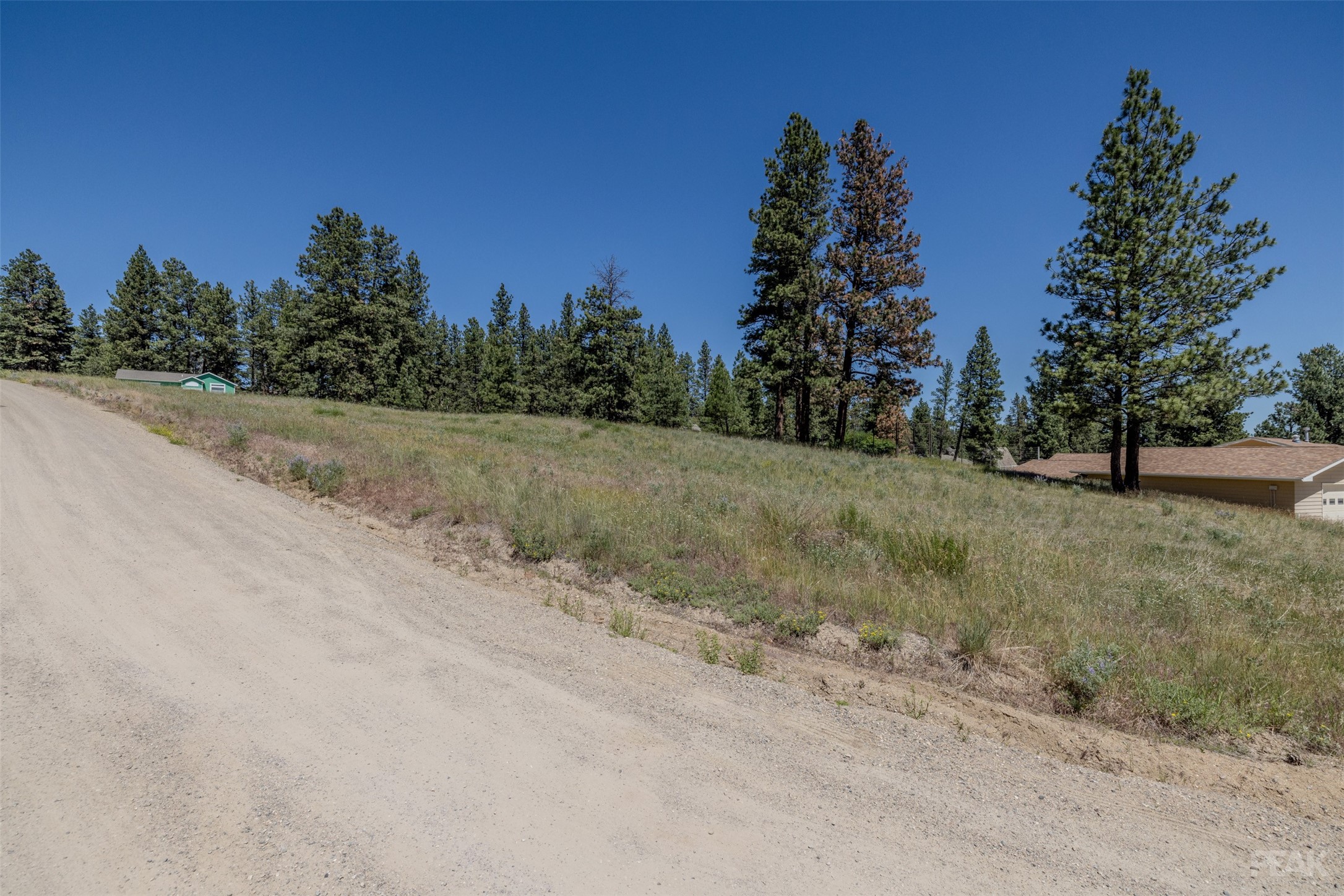 2 Middle Loop Road Property Photo 10