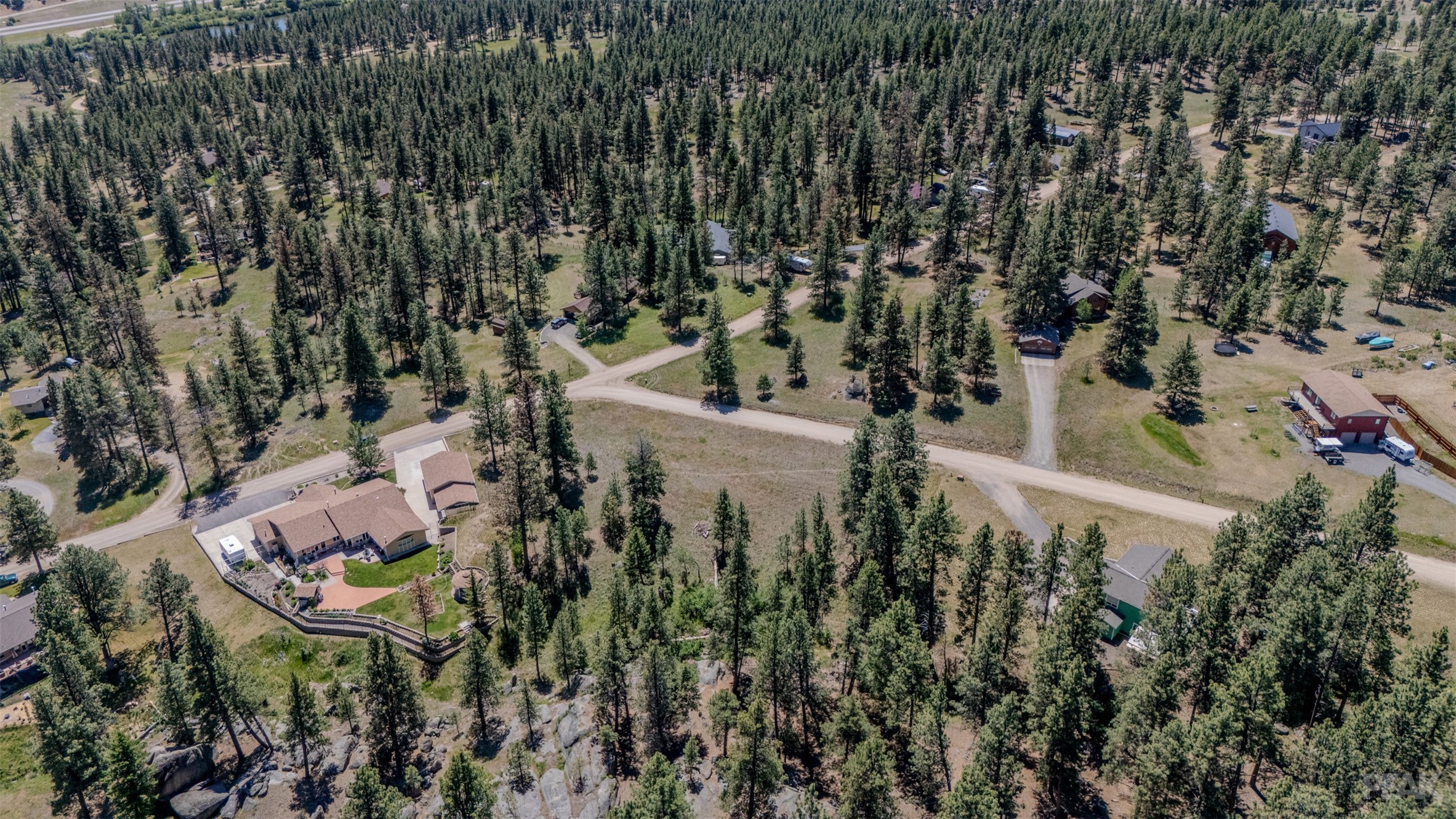 2 Middle Loop Road Property Photo 11