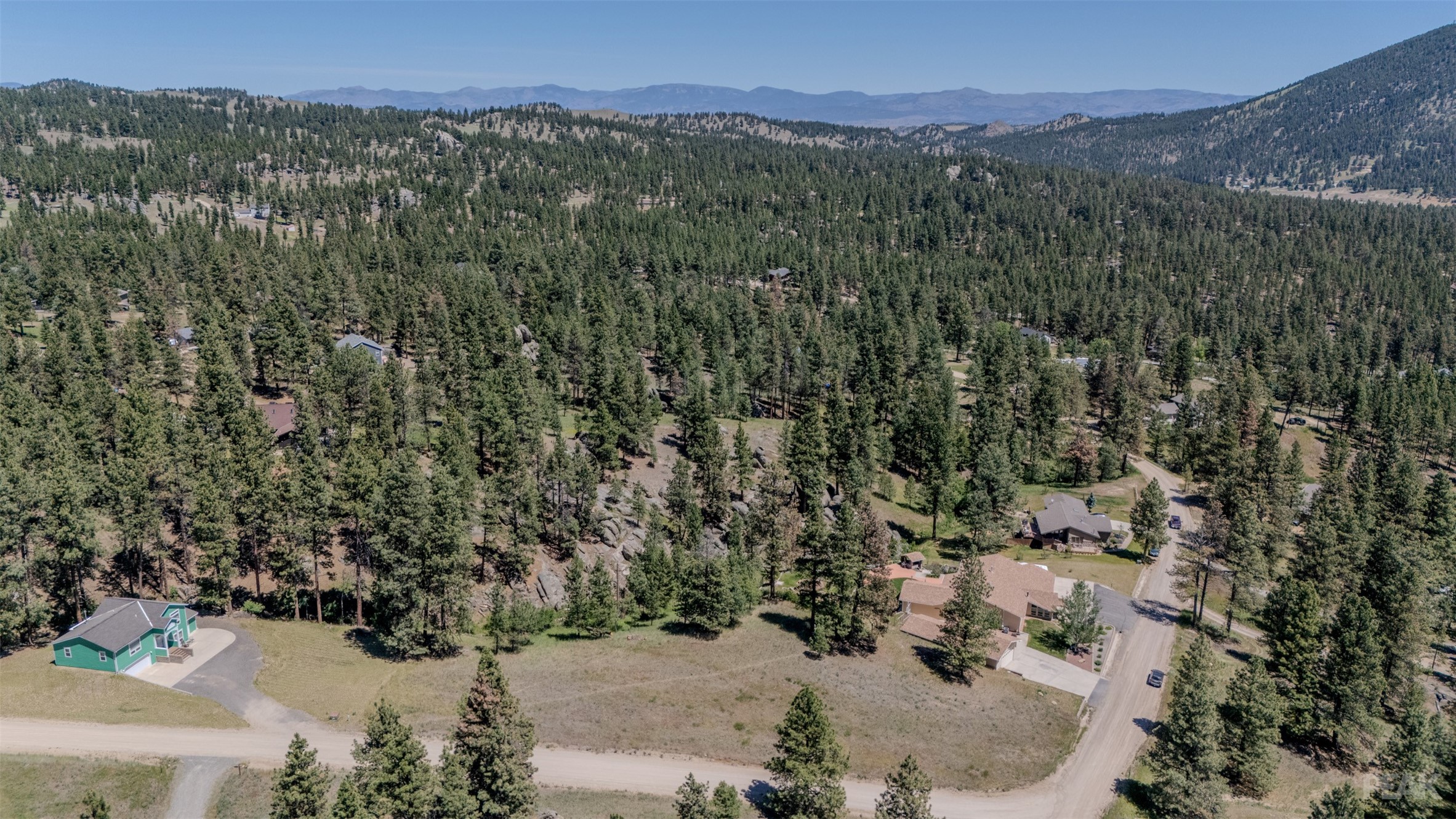 2 Middle Loop Road Property Photo 12