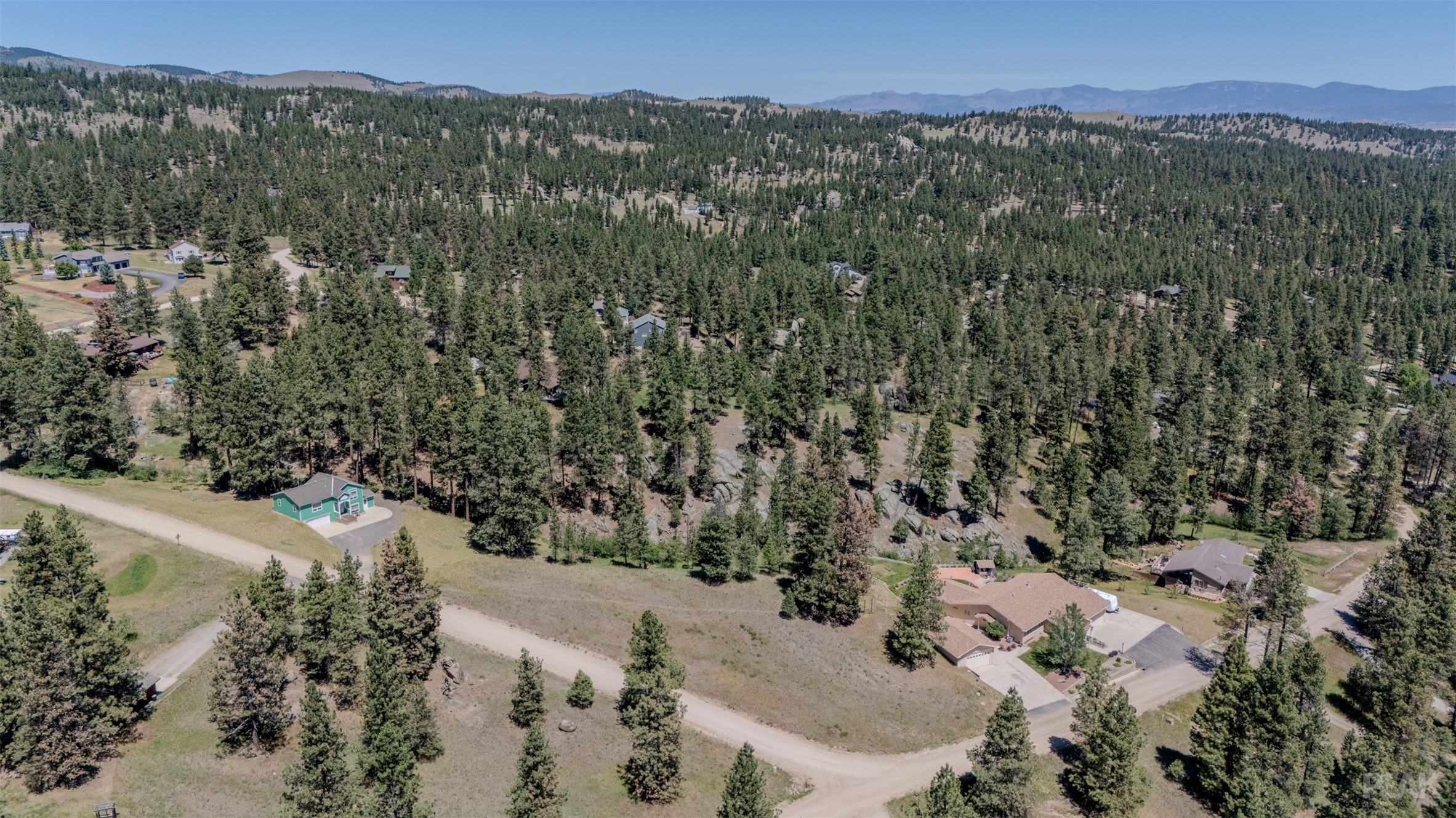 2 Middle Loop Road Property Photo 13
