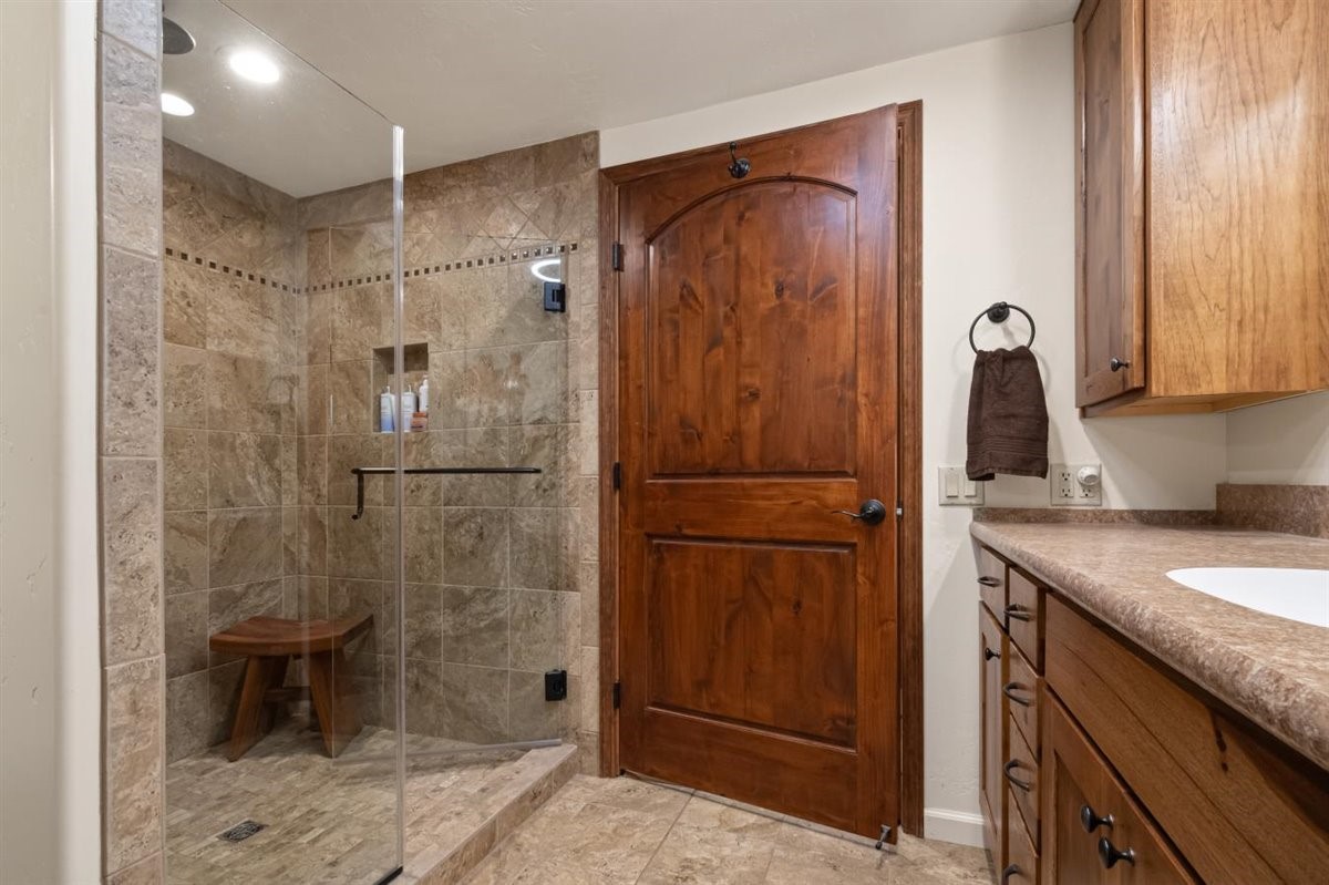 4023 Floweree Drive Property Photo 9