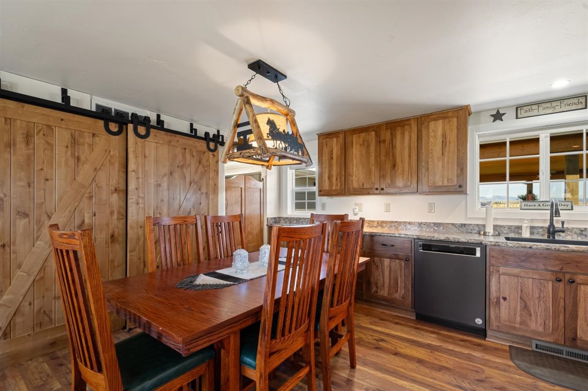 4023 Floweree Drive Property Photo 18