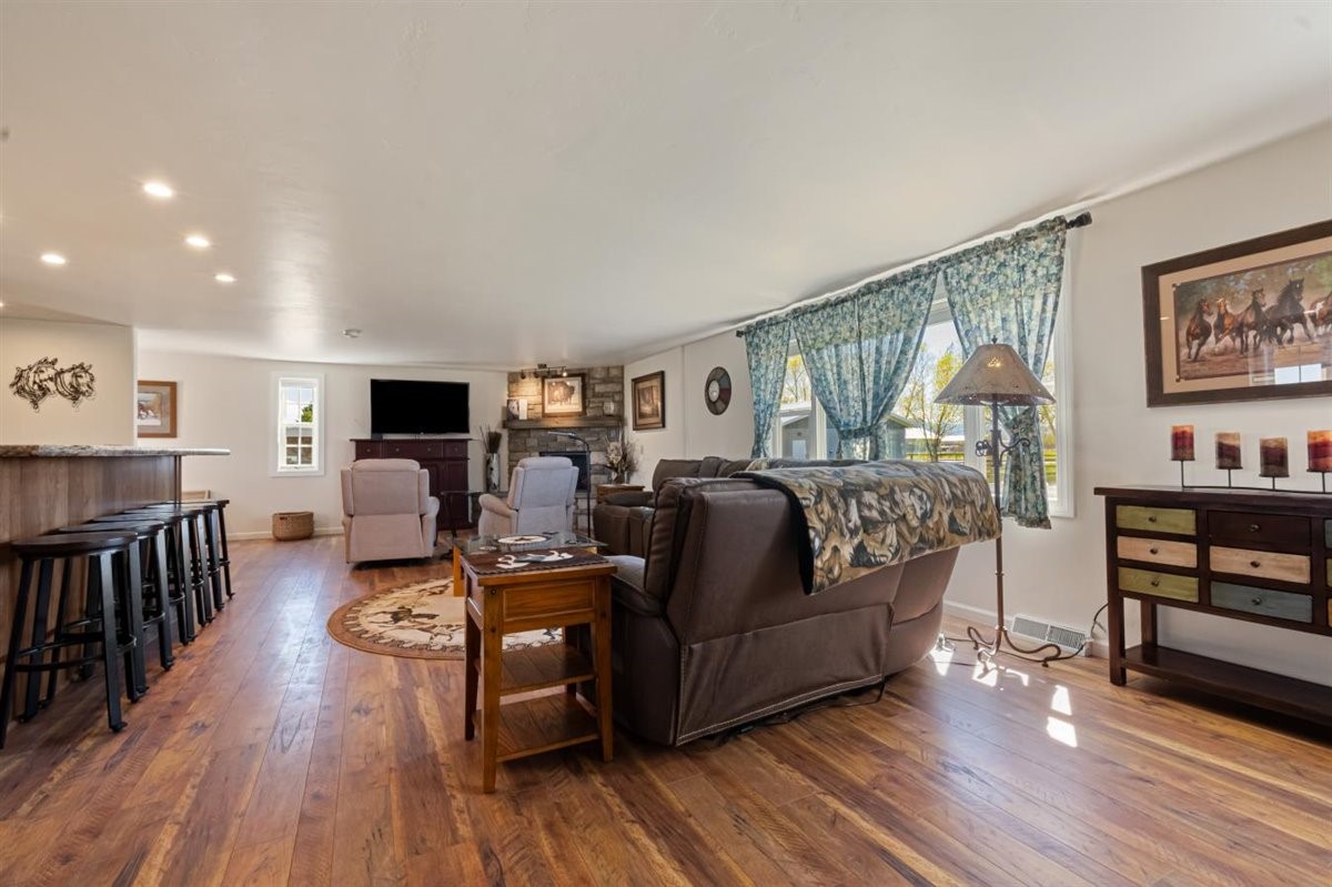 4023 Floweree Drive Property Photo 19
