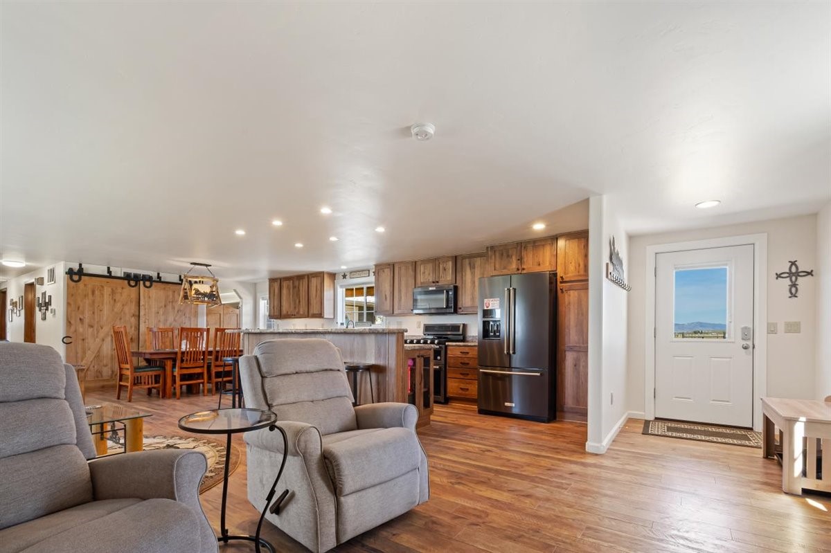 4023 Floweree Drive Property Photo 20