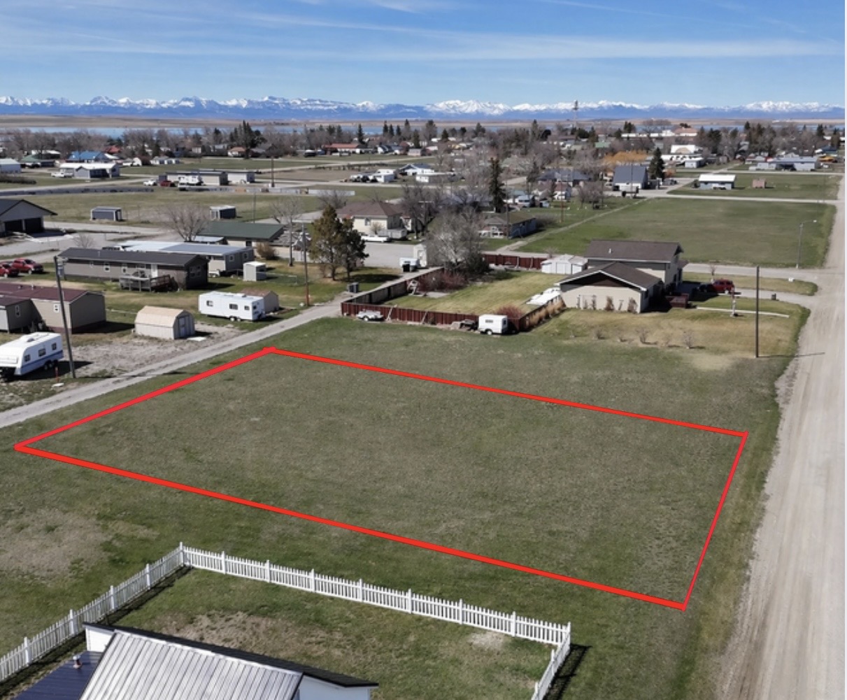922 Marias Avenue Property Photo 1