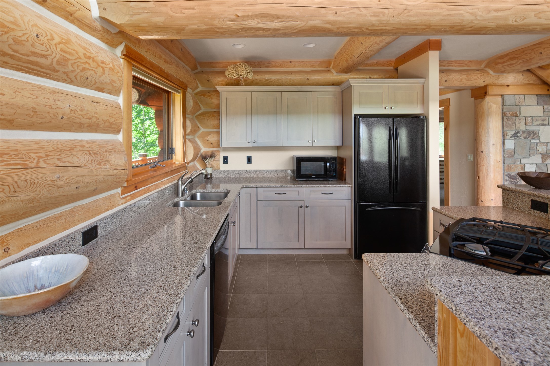 599 Talon Trail Property Photo 9
