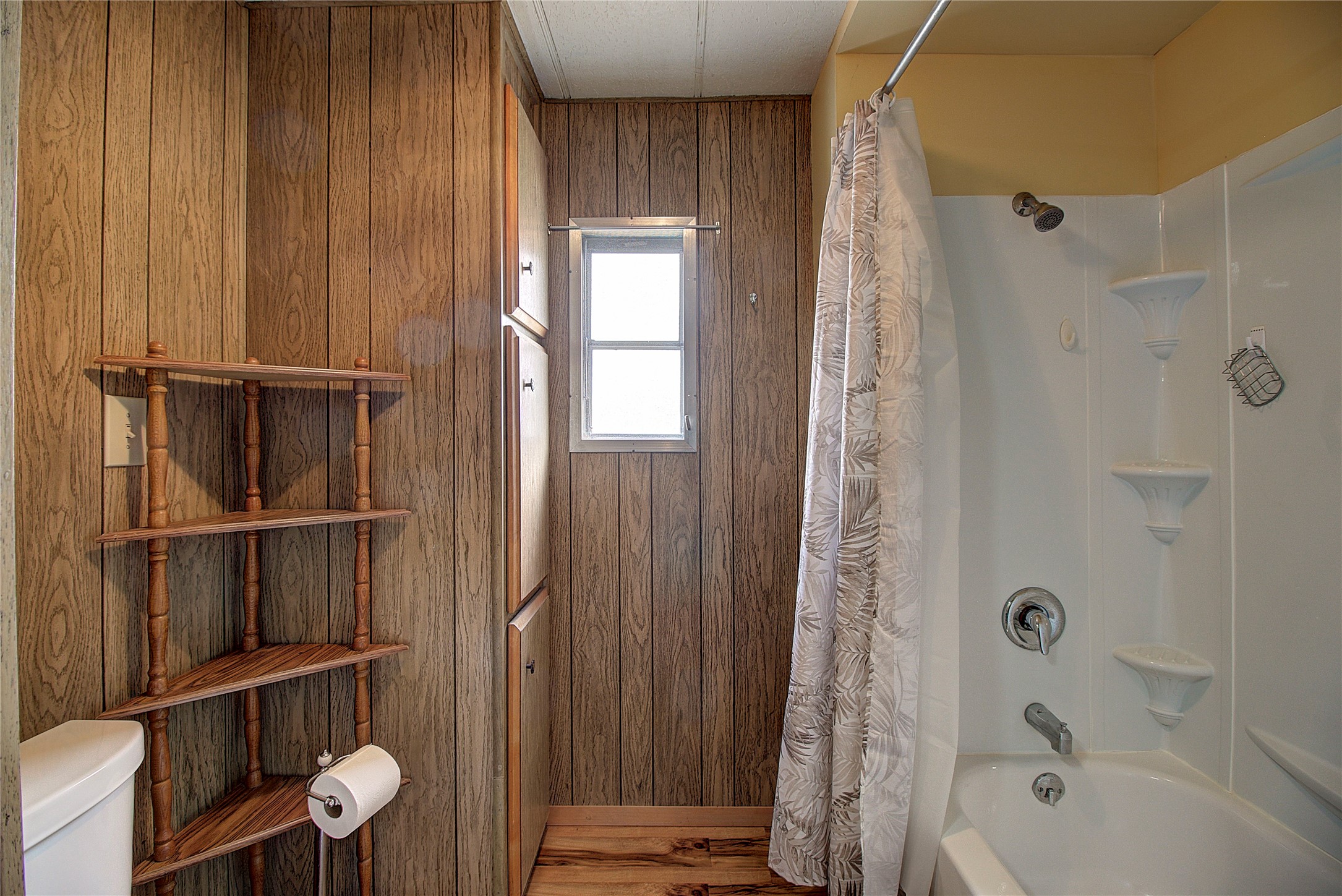 1105 Main Street Property Photo 14