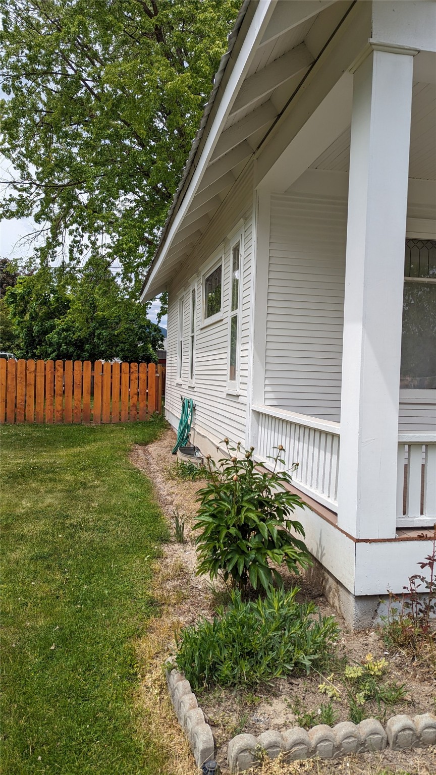 908 Mineral Avenue Property Photo 9