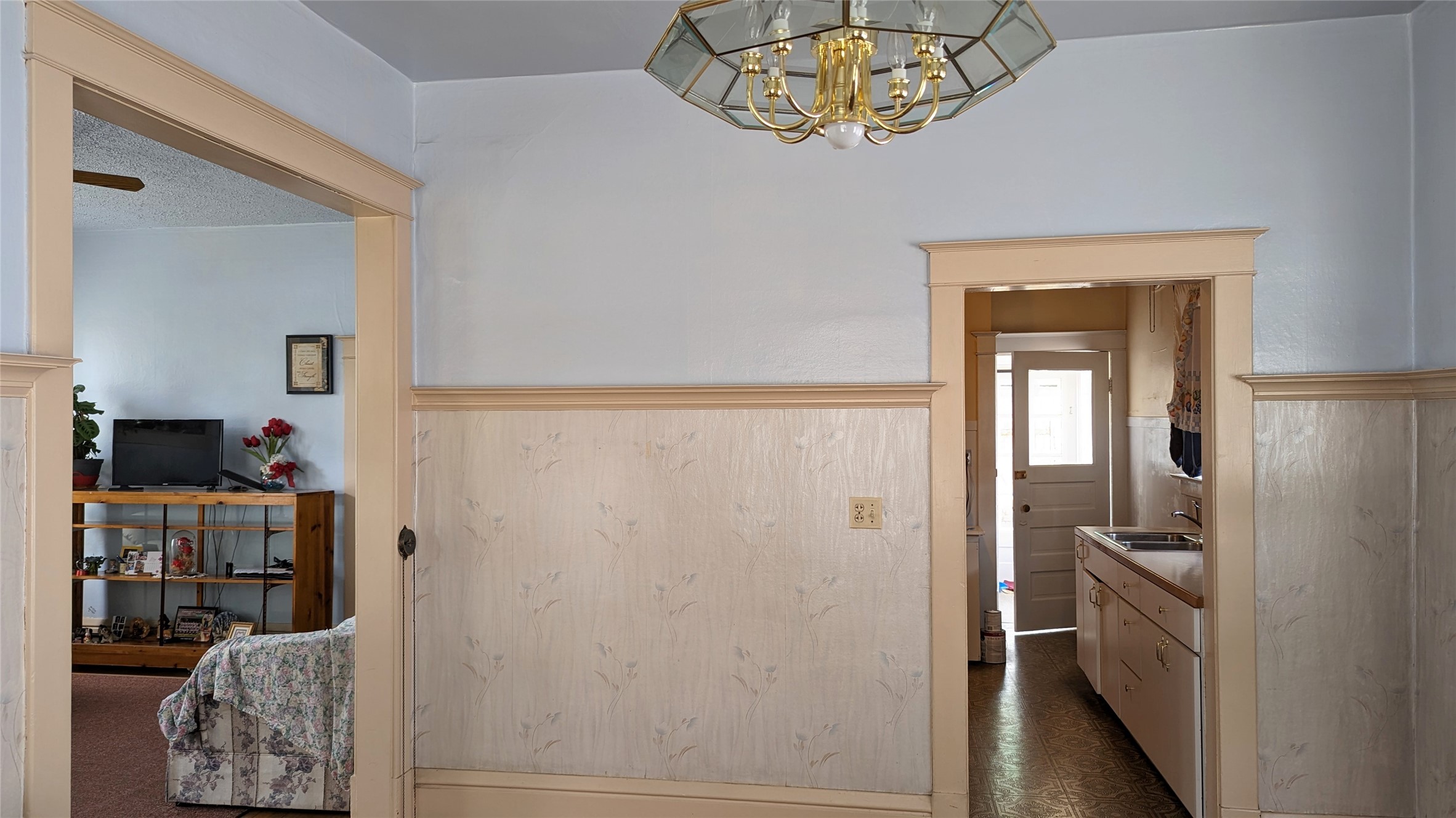 908 Mineral Avenue Property Photo 16